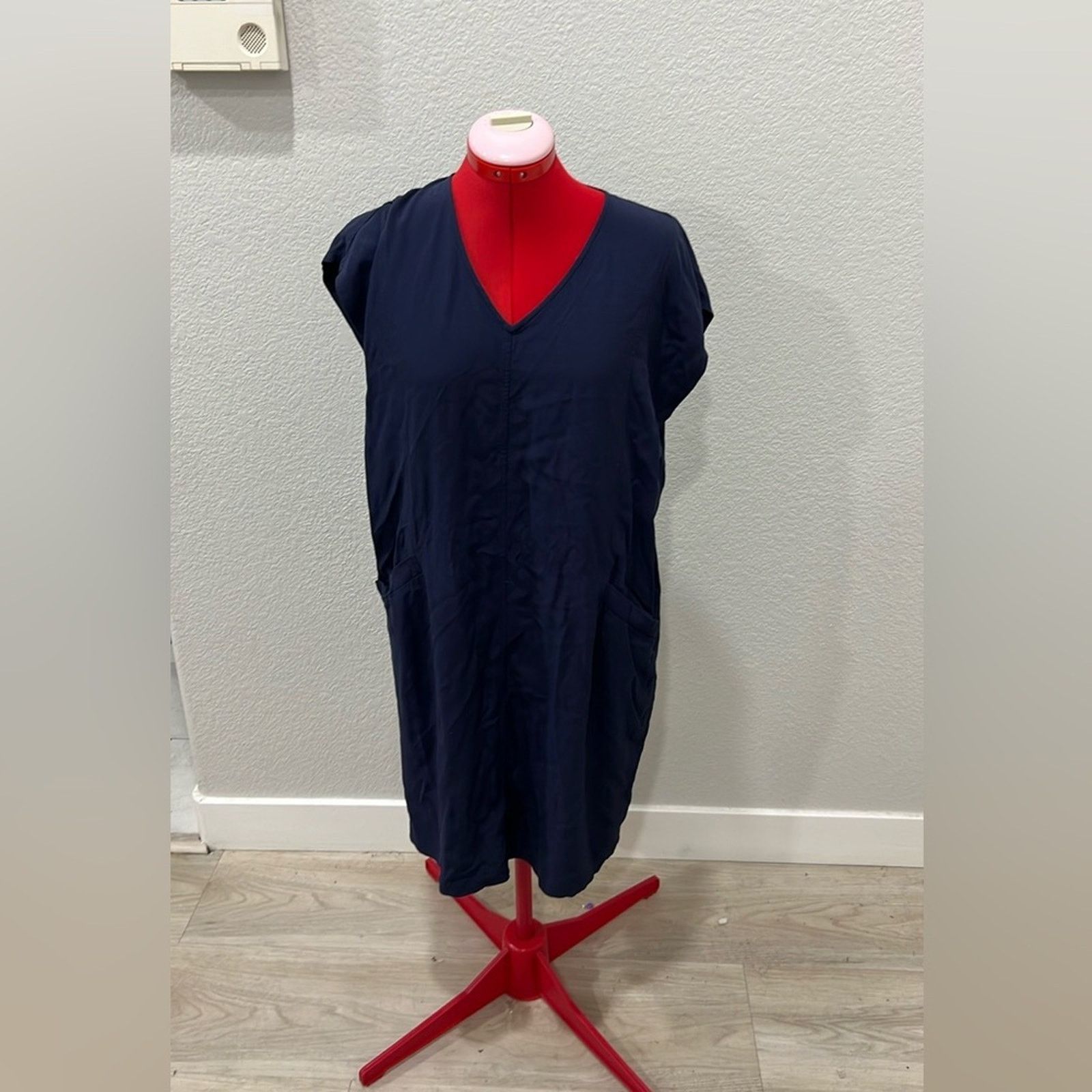 Eileen Fisher Eileen Fisher Tencel Viscose Crepe V neck Midnight blue Size S / US 4 / IT 40 - 1 Thumbnail
