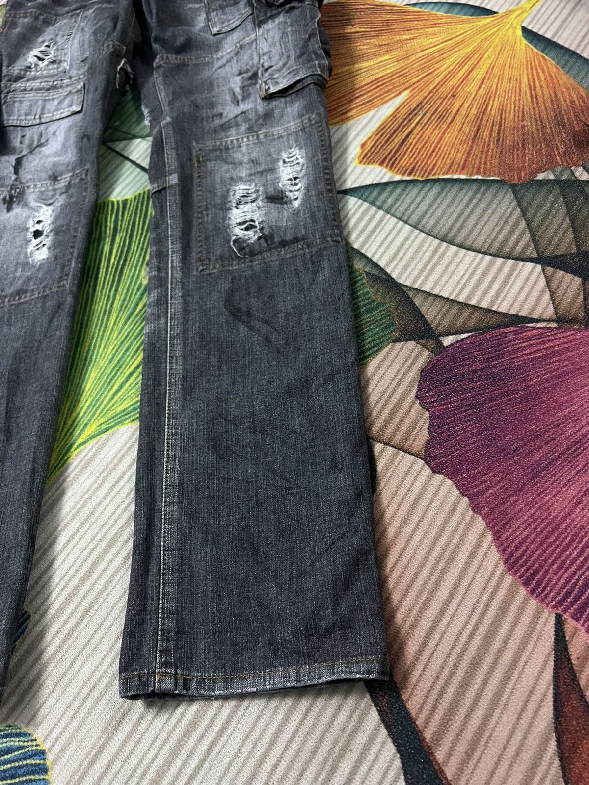 Japanese Brand 💥Zucca Multipocket Reconstruct Design Distressed Jean Size US 30 / EU 46 - 8 Thumbnail