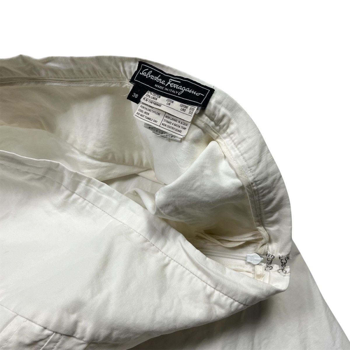 Salvatore Ferragamo × Vintage Salvatore Ferragamo Vintage Luxury Skirt White Size 26" / US 2 / IT 38 - 7 Thumbnail