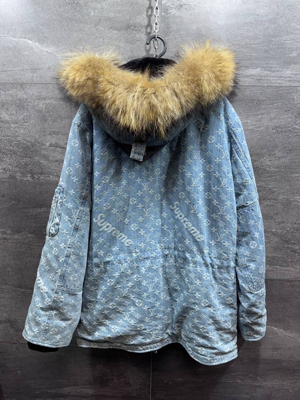 Louis Vuitton Louis Vuitton x Supreme Jacquard Denim N-3B Parka Size US L / EU 52-54 / 3 - 2 Thumbnail