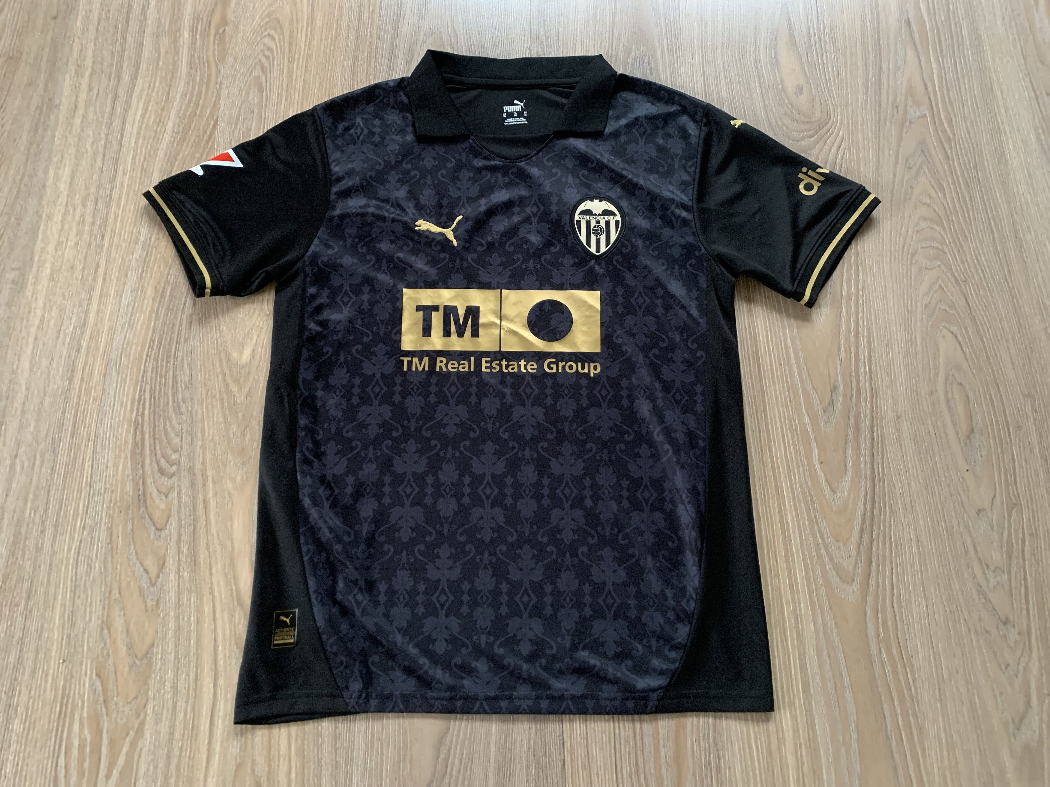 Puma Puma Valencia FC Black Jersey Size US XL / EU 56 / 4 - 4 Thumbnail