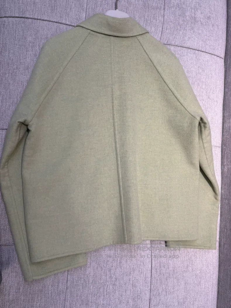 Hermes Hermes Butter Green Cashmere Short Jacket, Size 36, 100% C Size XS / US 0-2 / IT 36-38 - 2 Thumbnail
