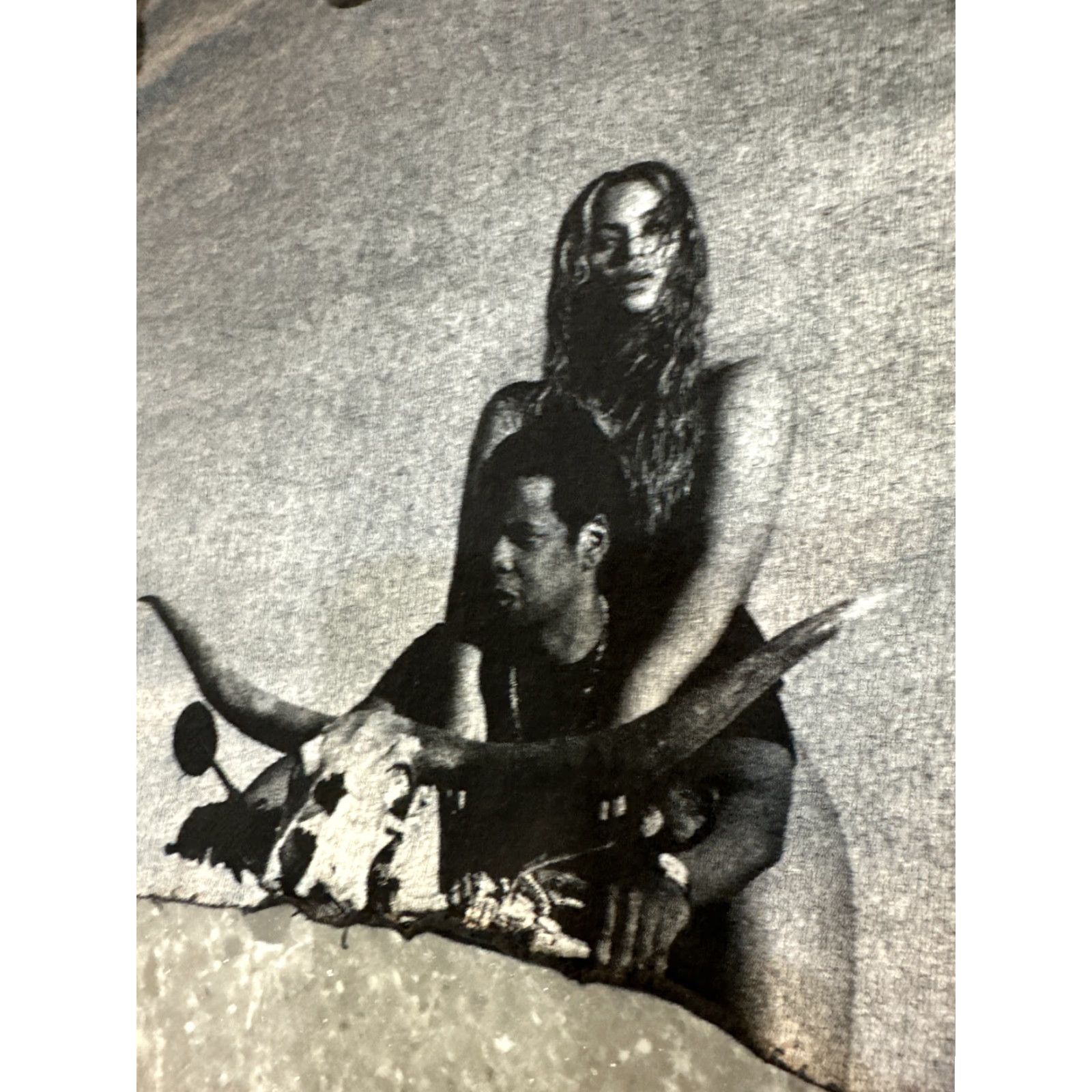 Vintage OTR II On The Run Jay Z Beyonce 2018 Concert Shirt Adult M Black J+B On The Run (CUT OFF) Size US M / EU 48-50 / 2 - 3 Thumbnail