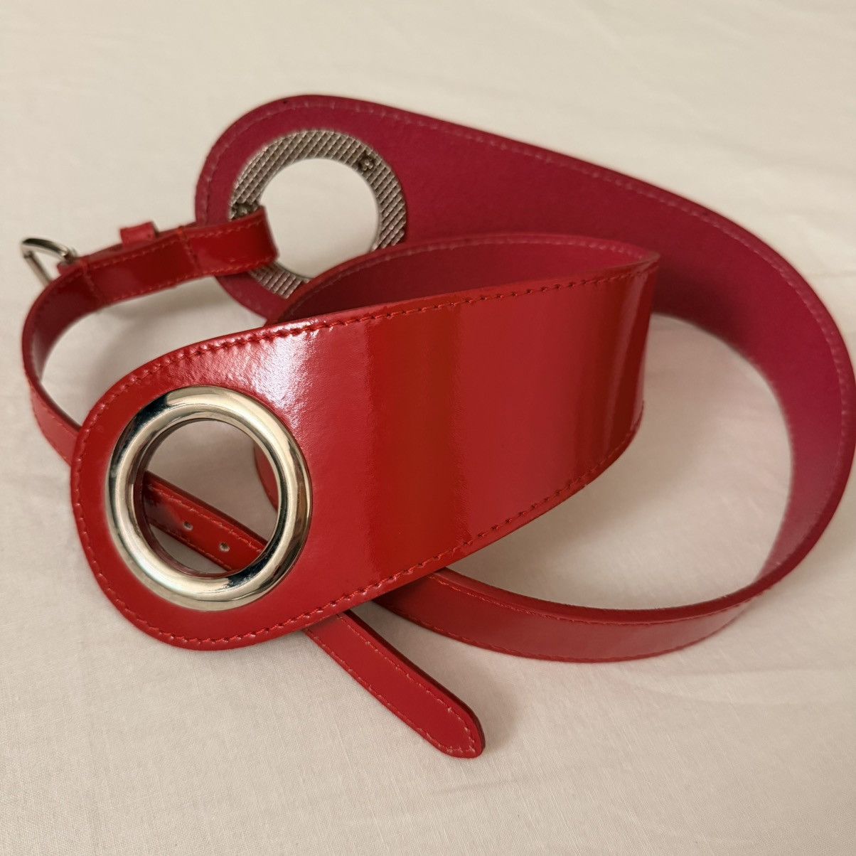 Other Y2K Red Patent Wide Belt Silver Grommet Statement Italy Size ONE SIZE - 4 Thumbnail