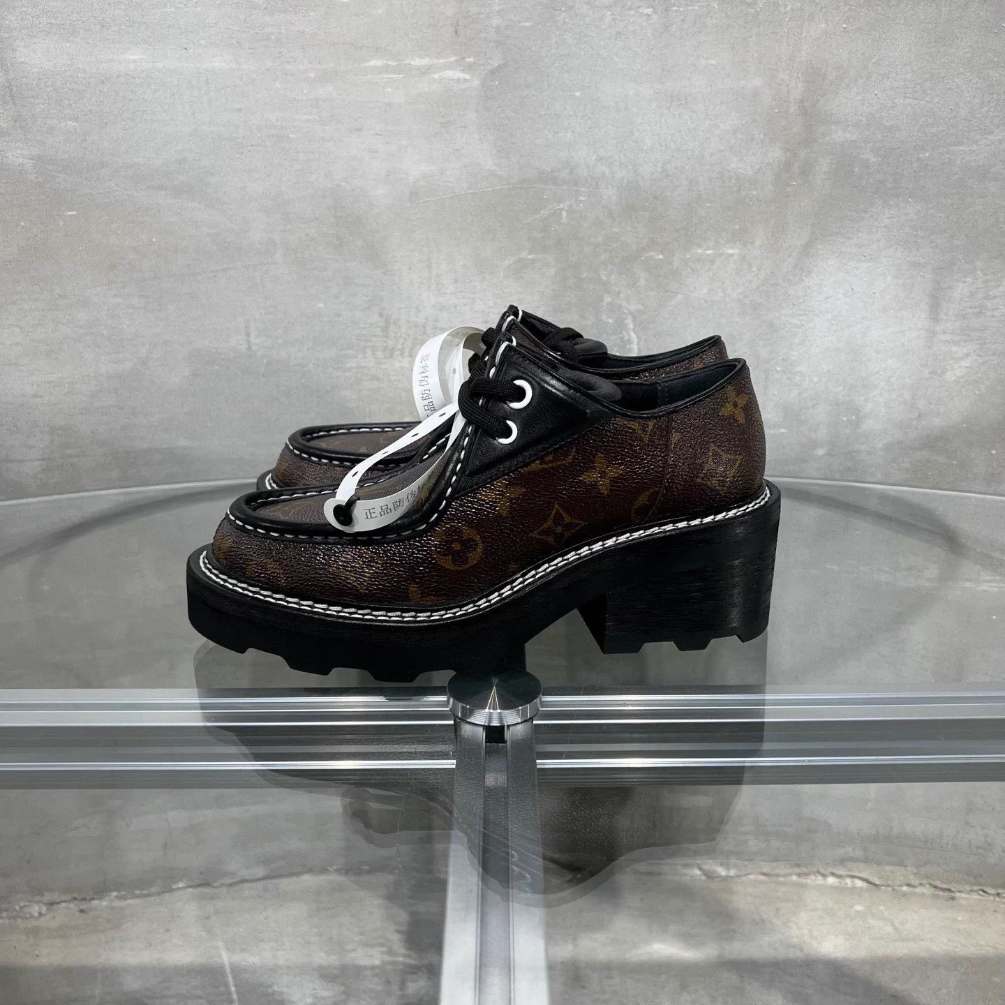 Louis Vuitton LV Monogram Loafer New UK2 (36) Tried On Size US 5 / IT 35 - 3 Thumbnail