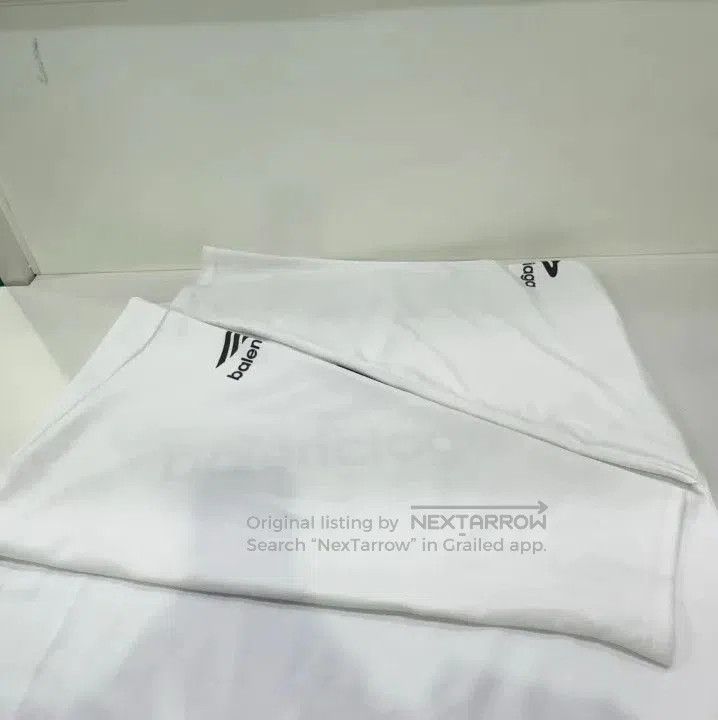 Balenciaga Balenciaga Skiwear V-Neck Long Sleeve T-Shirt. Size US XS / EU 42 / 0 - 7 Thumbnail