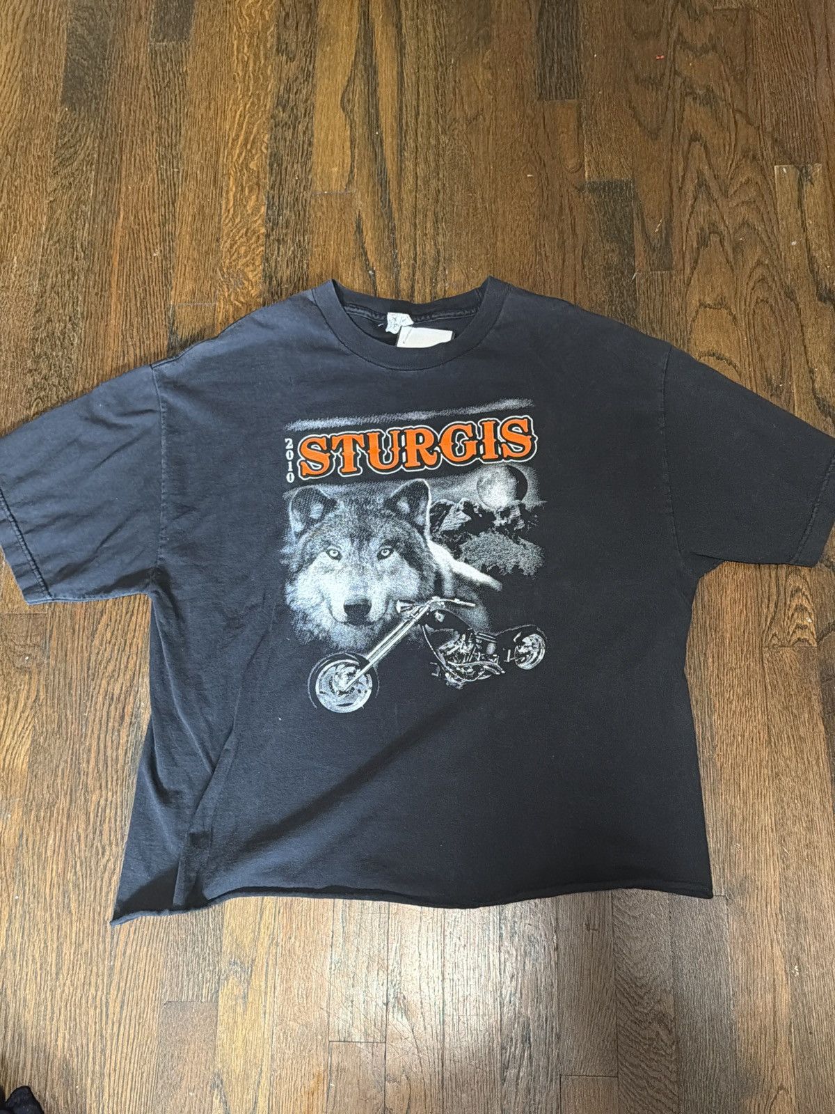 Vintage Sturgis 70th Anniversary 2010 belly cut shirt size large Size US L / EU 52-54 / 3 - 1 Thumbnail