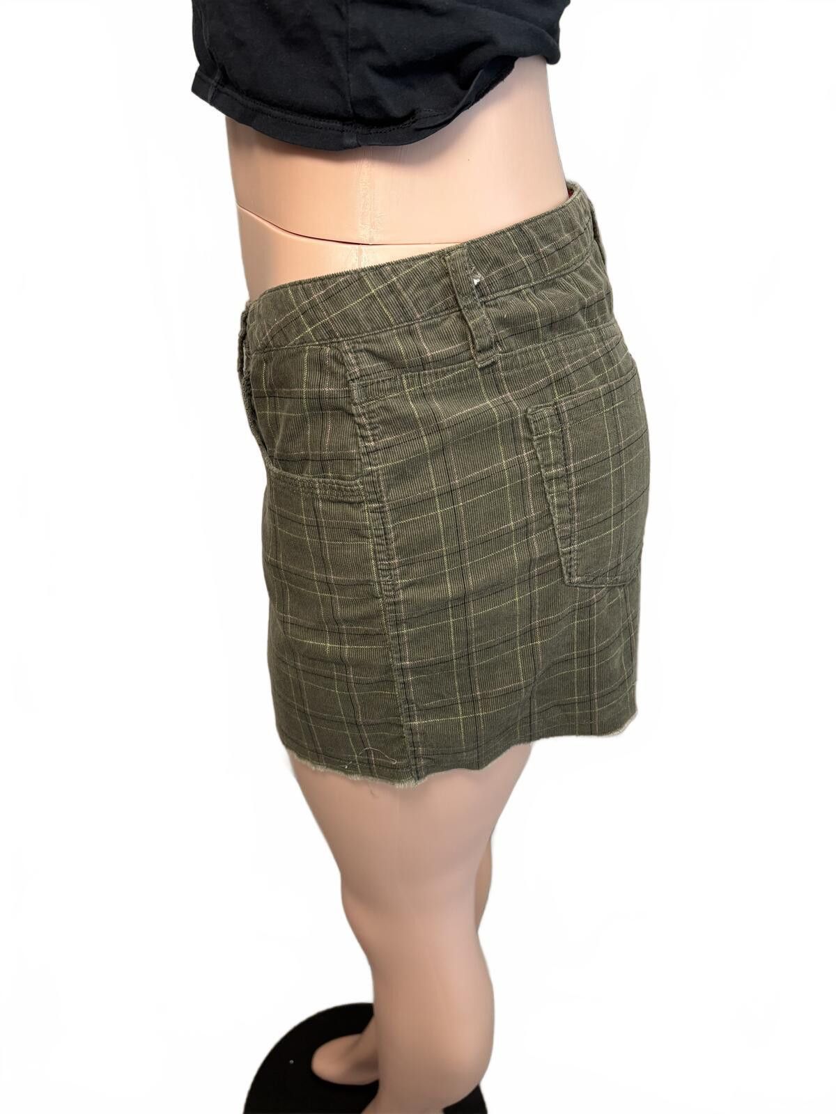 Other Hot Kiss Mini Skirt Y2k Grunge Low Rise Edgy Indie Baddie. 6 Size 28" / US 6 / IT 42 - 3 Thumbnail
