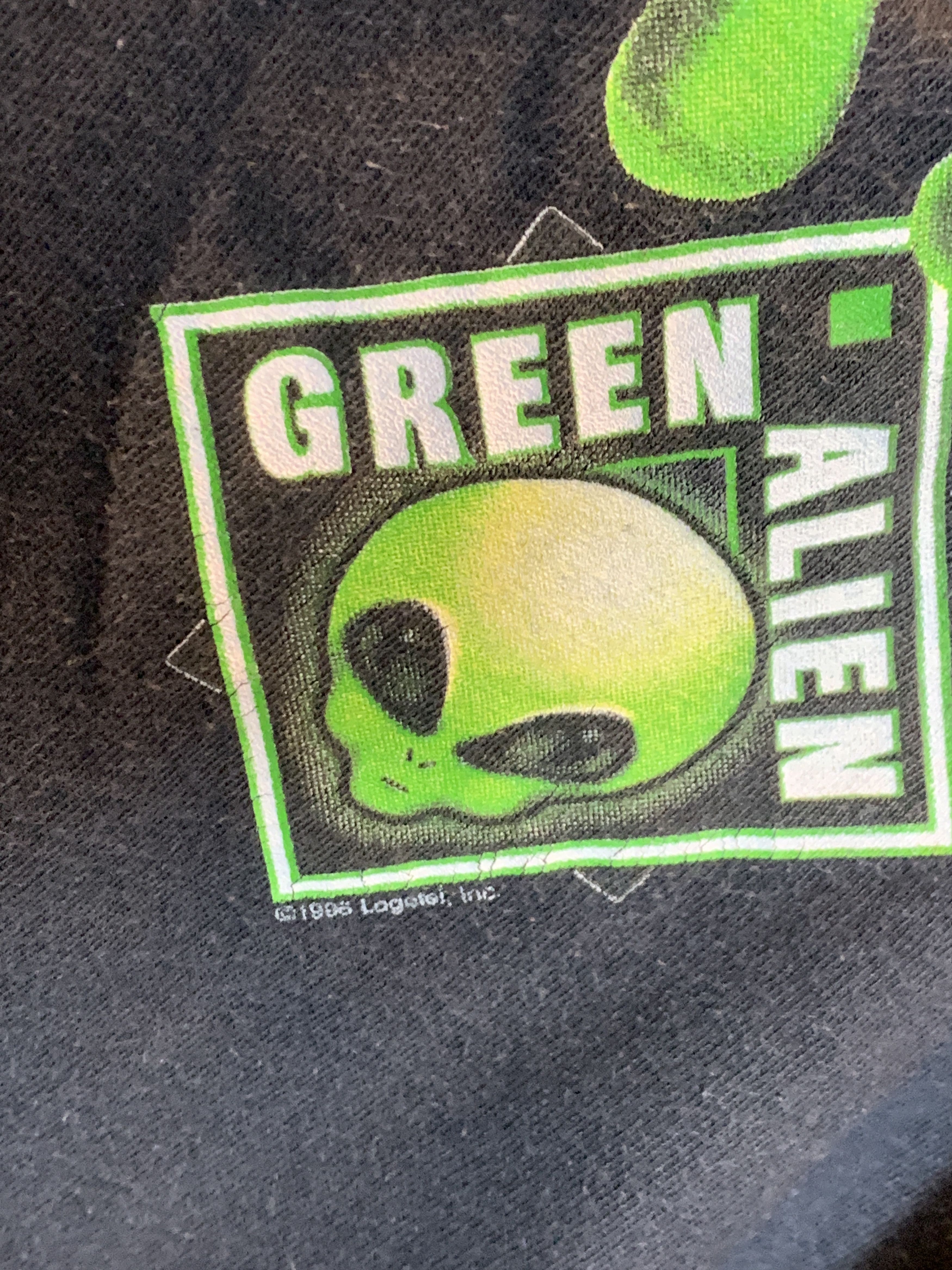 Vintage *RARE* Vintage 90’s Green Alien Single Stitch Art T-Shirt Size US XL / EU 56 / 4 - 6 Thumbnail