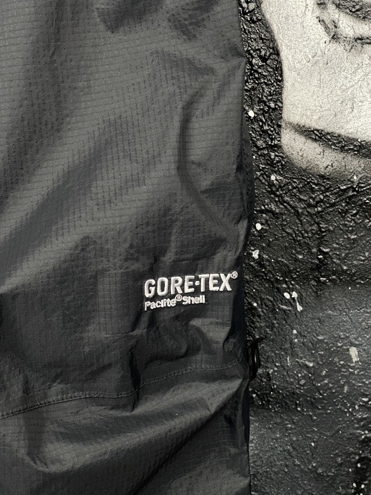 Berghaus Berghaus Gore-Tex Packlite Shell Black Outdoor Pants Women’s Men’s Size 12 Size 30" / US 8 / IT 44 - 7 Thumbnail