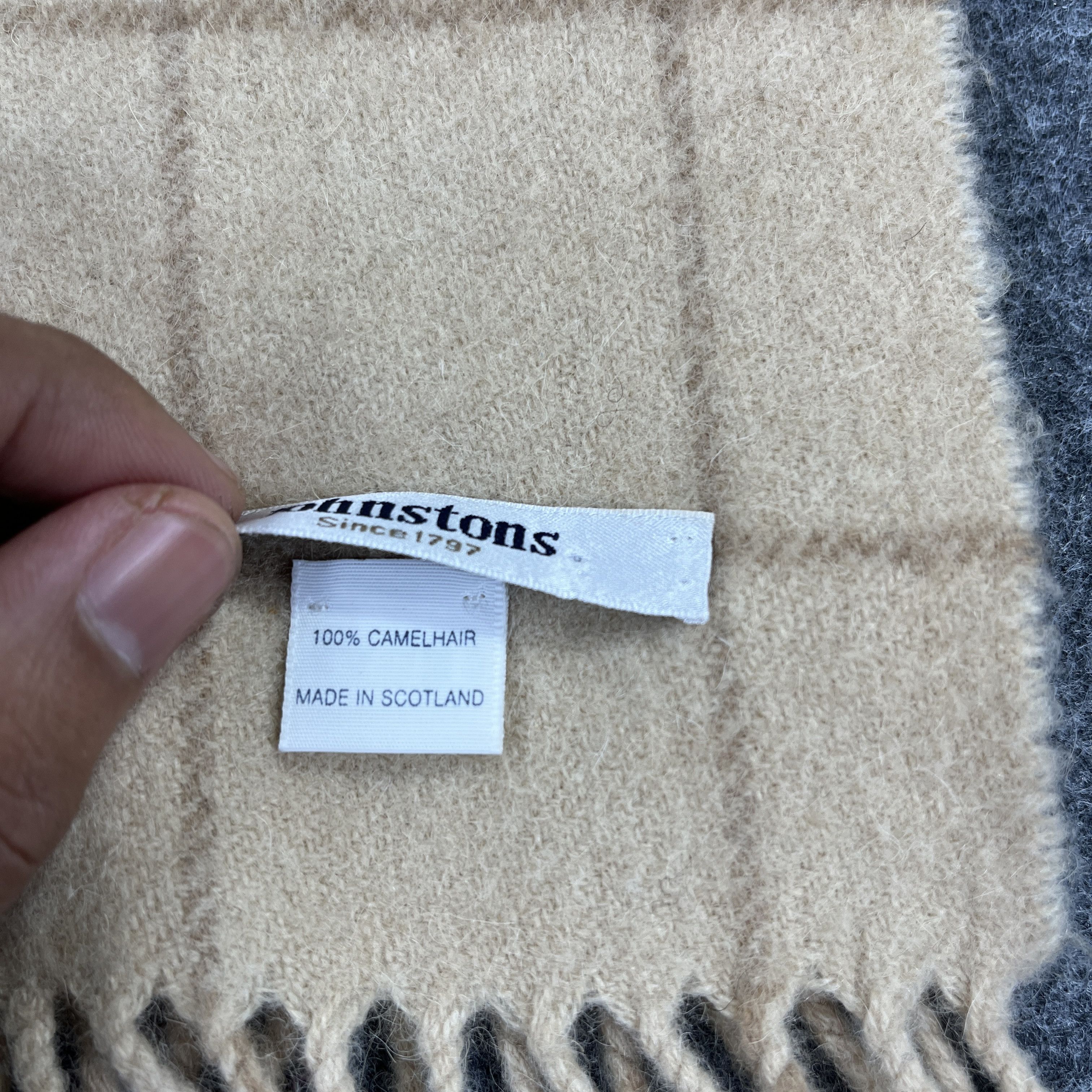 Johnstons Of Elgin Johnstons Of Elgin Scarf / Muffler / Neckwear T932 Size ONE SIZE - 12 Thumbnail