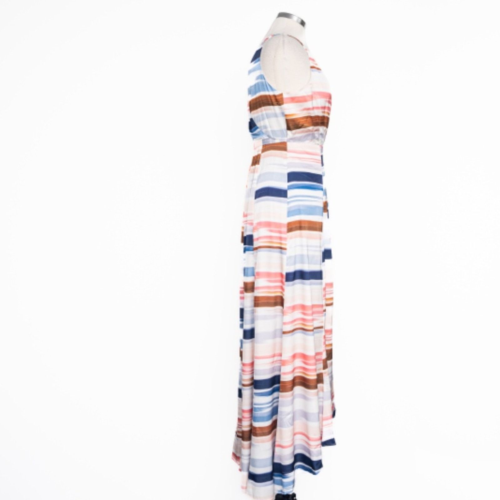 Hutch Hutch. Leah Satin Midi Wrap Dress. Size XS / US 0-2 / IT 36-38 - 3 Thumbnail