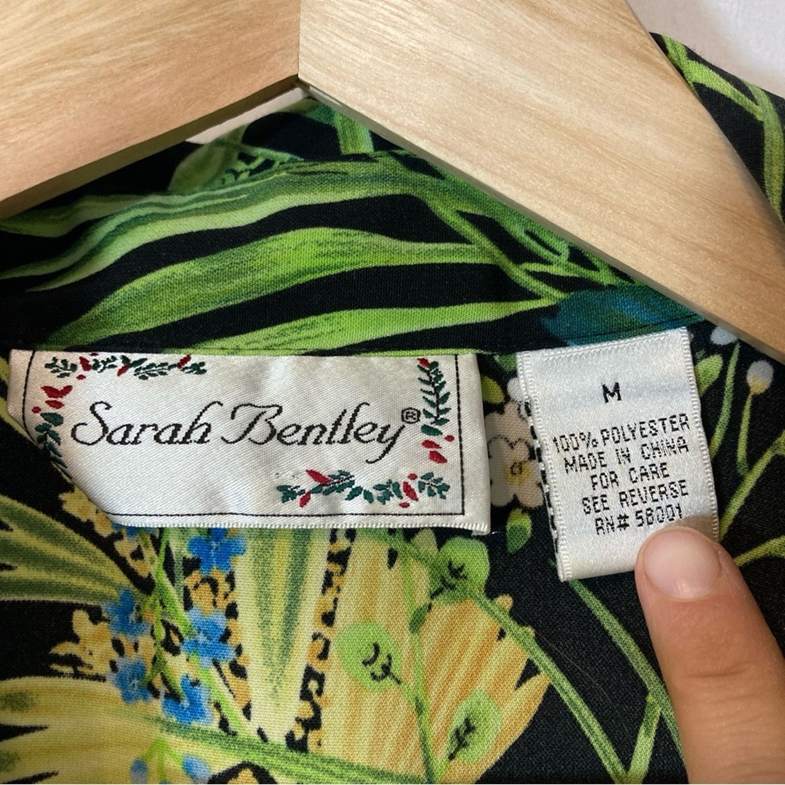 Other Vintage Sarah Bentley Tropical Floral Button Up Blouse Top Size M / US 6-8 / IT 42-44 - 3 Thumbnail