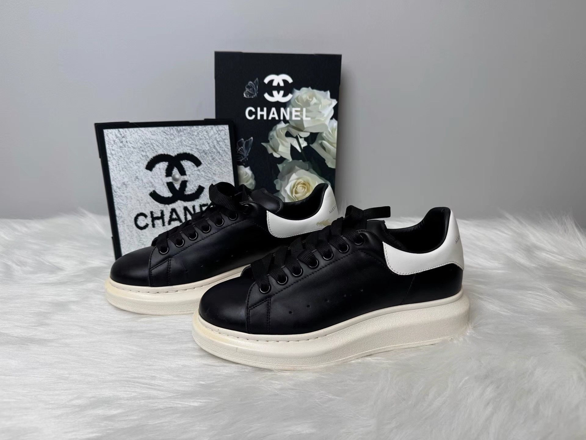 Alexander McQueen Alexander McQueen Oversized Low-top Leather Sneakers K36 Size US 8.5 / EU 41-42 - 1 Thumbnail