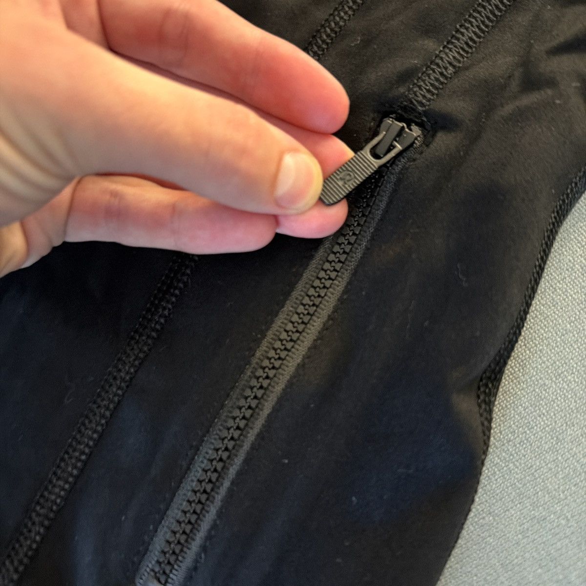Lululemon LULU Tight Zip Up Size S / US 4 / IT 40 - 3 Thumbnail