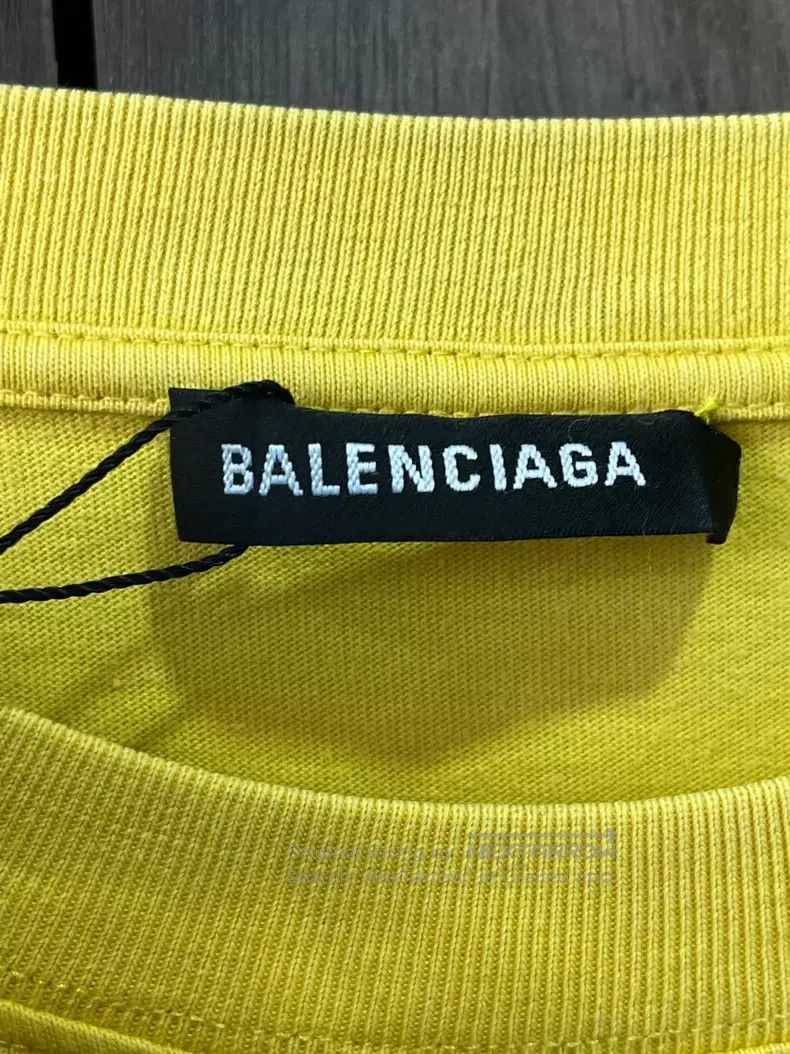 Balenciaga Balenciaga Yellow Embroidered Letter Short Sleeve Size US XS / EU 42 / 0 - 7 Thumbnail