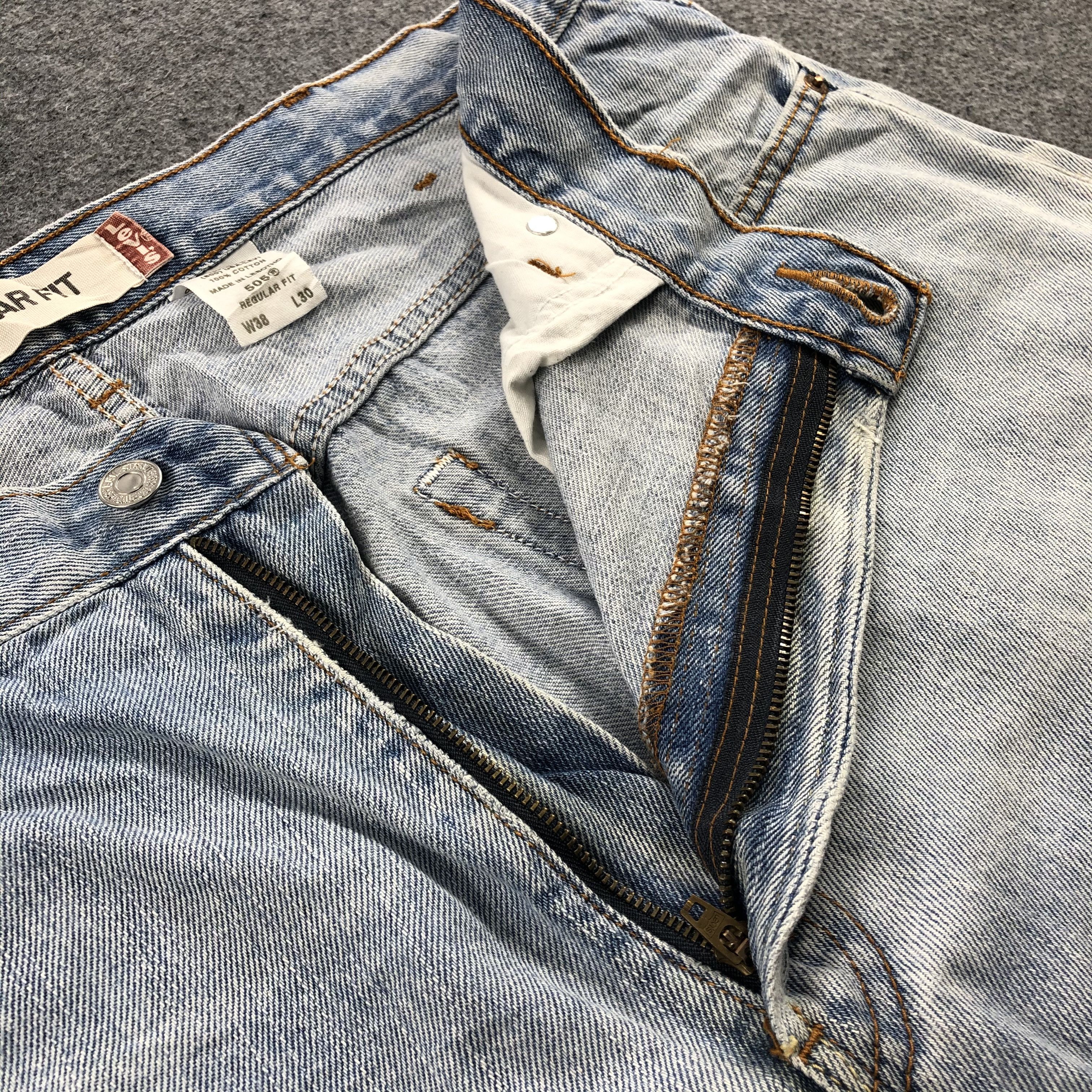 Levi's × Vintage Vintage Light Wash Levis 505 Jeans-JM1172 Size US 39 - 8 Thumbnail