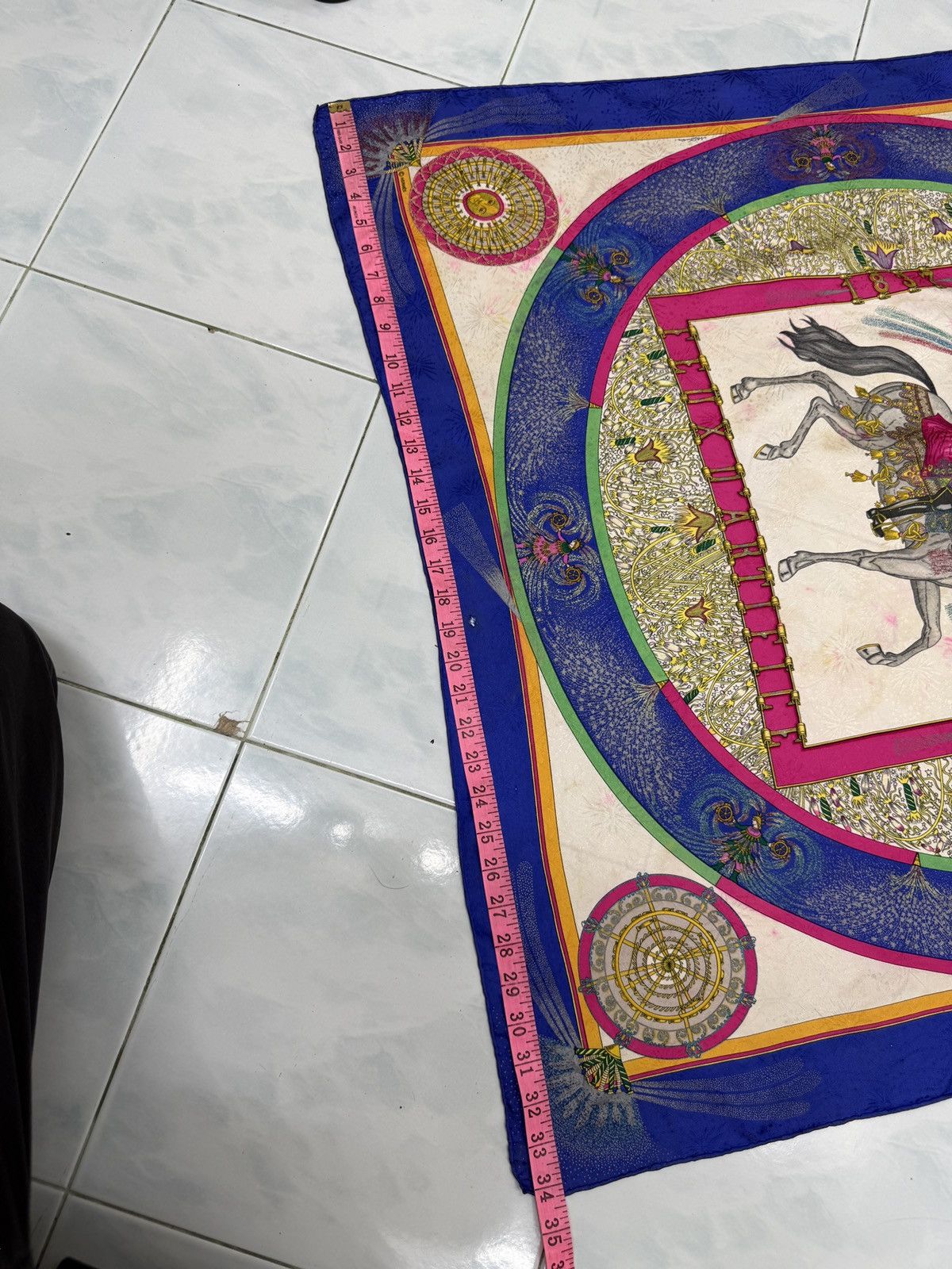 Hermes 🔥🔥🔥AUTHENTIC VINTAGE HERMES EQUESTRIAN SILK SCARF Size ONE SIZE - 19 Thumbnail