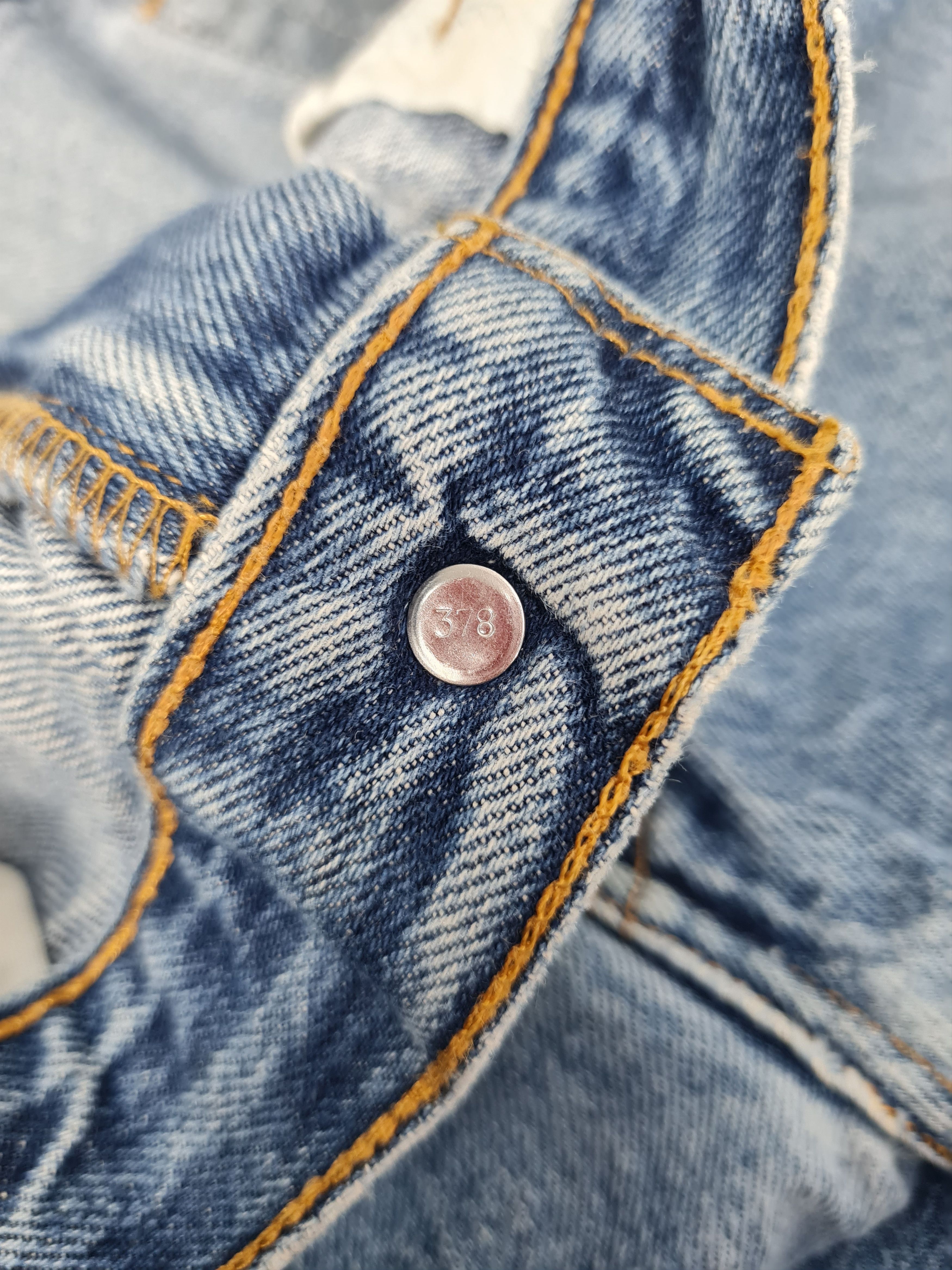 Levi's Vintage Clothing Vtg 90's LEVIS Ripped Faded Stain Jeans L0364 Size 36X31.5 Size US 36 / EU 52 - 13 Thumbnail