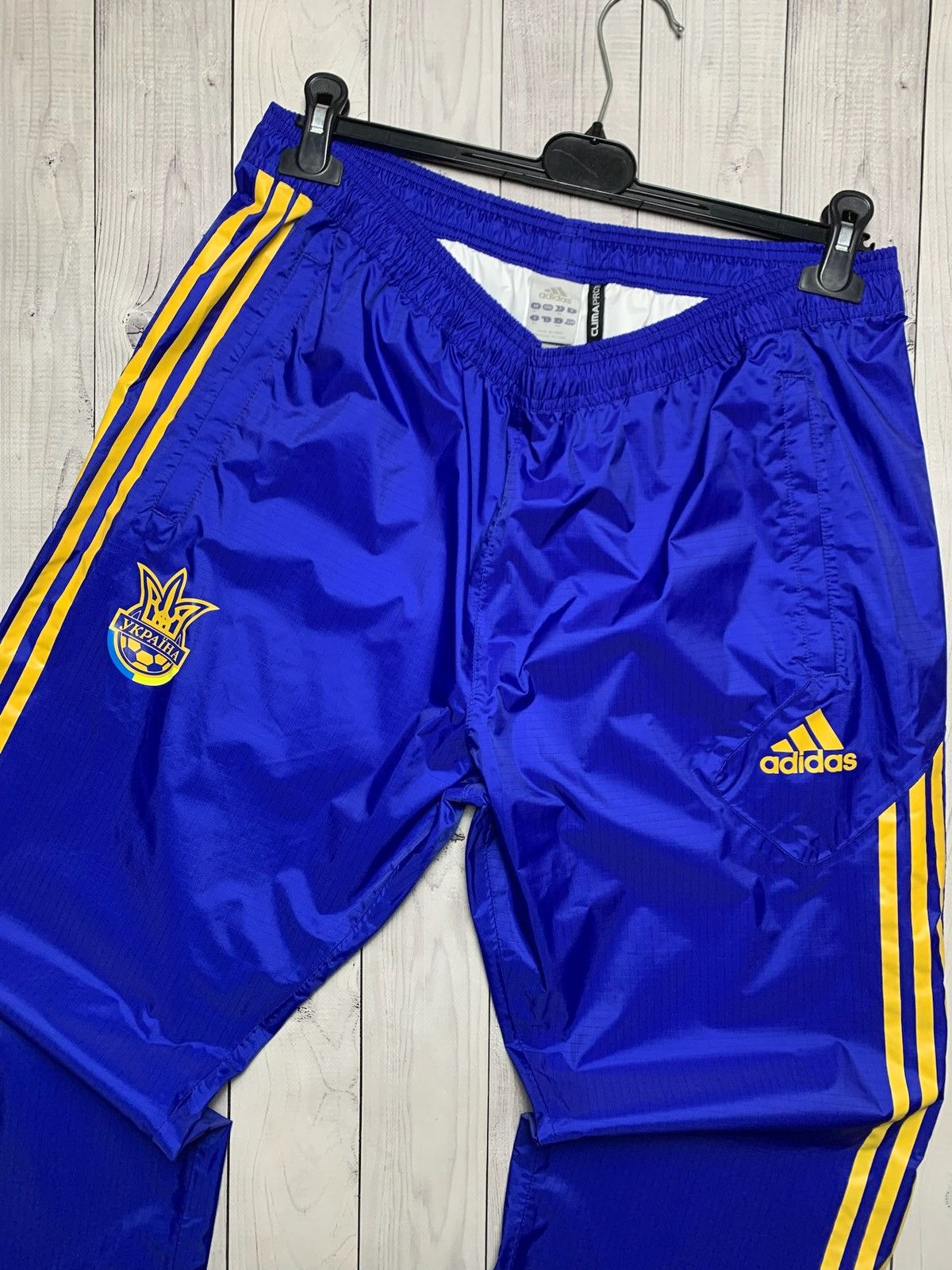 Adidas Vintage adidas Ukraine soccer pants size XL Size US 36 / EU 52 - 2 Thumbnail