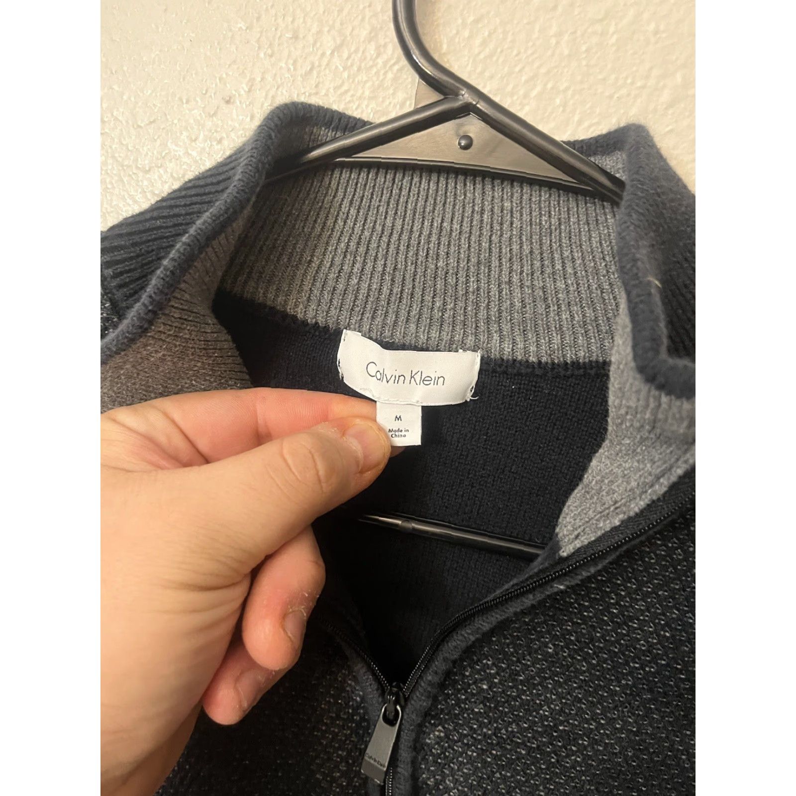 Calvin Klein Calvin Klein Jeans Men's Sweater 1/4 Zip Mock Neck Medium Black Size US M / EU 48-50 / 2 - 2 Thumbnail