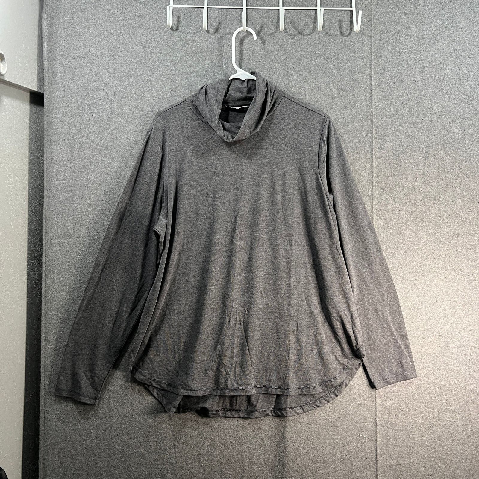 Isaac Mizrahi Isaac Mizrahi LIVE! Soho Lone Sleeve Turtleneck Size XL / US 12-14 / IT 48-50 - 1 Thumbnail