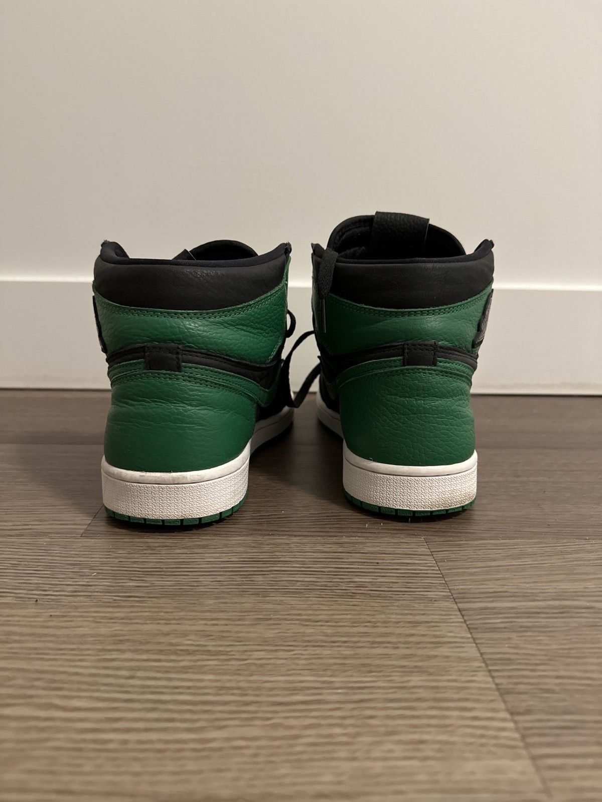 Jordan Brand × Nike Jordan 1 High Pine Green Size US 9 / EU 42 - 5 Thumbnail