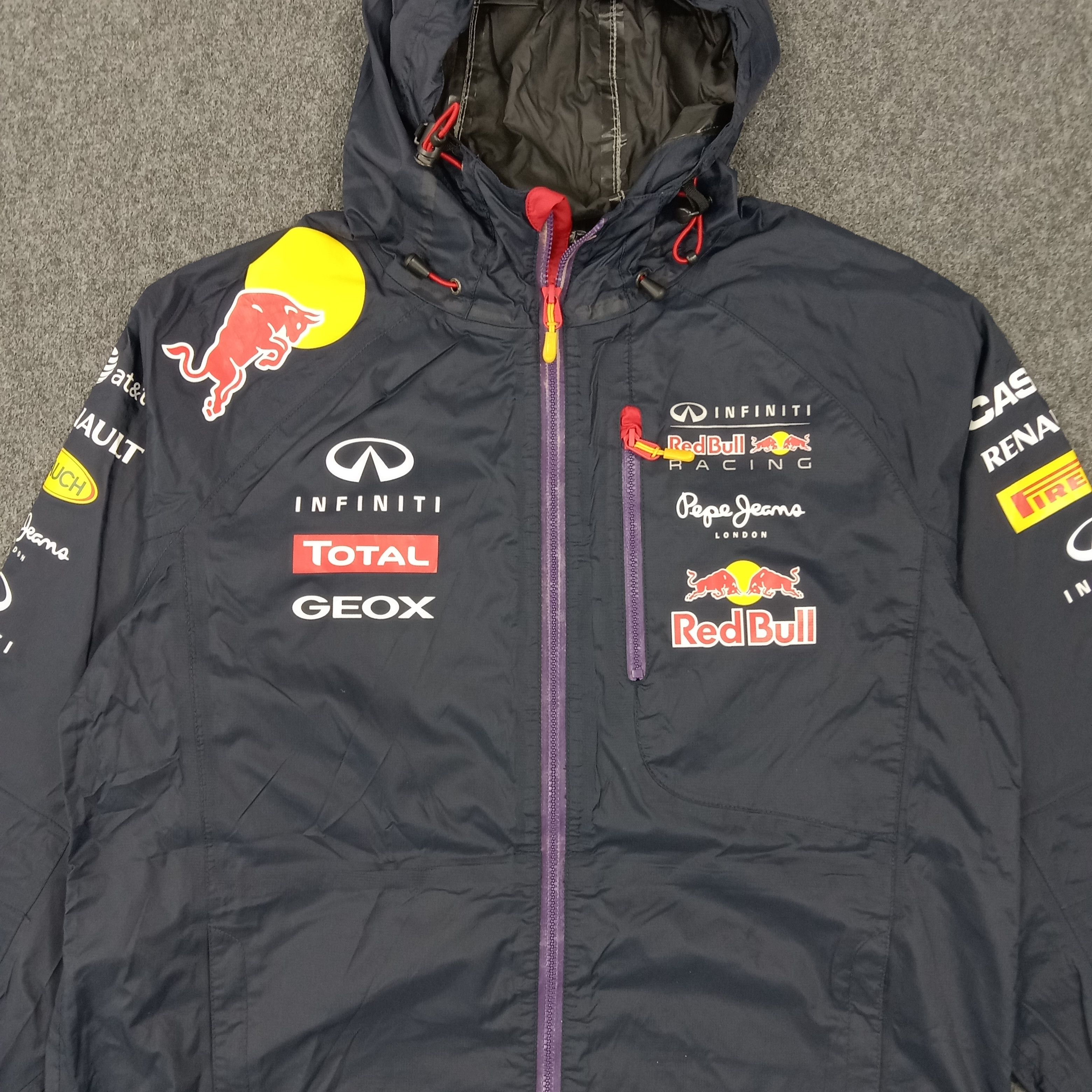 Pepe Jeans × Red Bull × Vintage Redbull Racing X Pepe Jeans Outdoor Waterproof Jacket Size US M / EU 48-50 / 2 - 6 Thumbnail