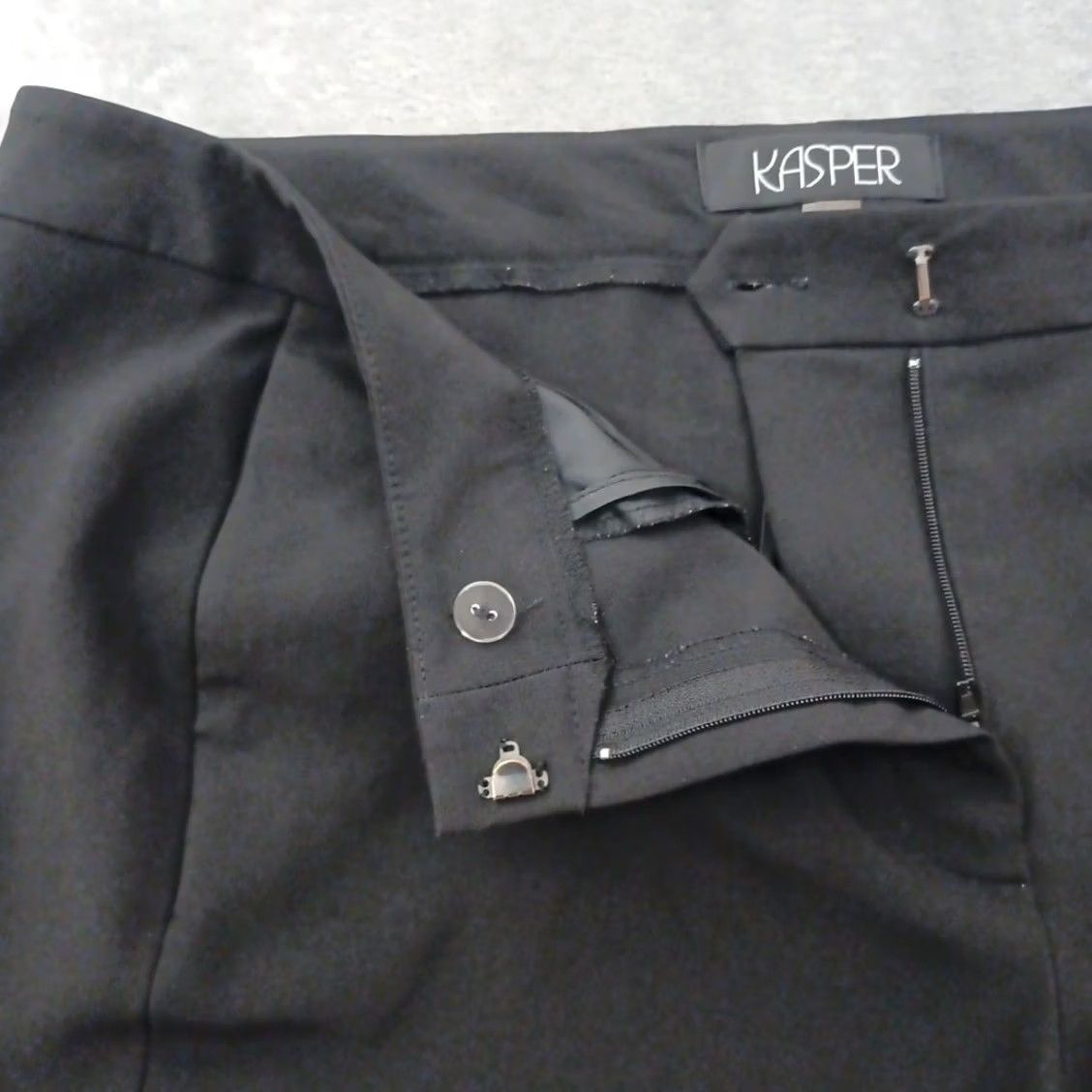 Kasper Kasper Dress Pants Womens Size 14 Black Pockets 38x29 Mid Rise Regular Inseam 29 in Straight Pants Women Size 36" / US 14 / IT 50 - 4 Thumbnail