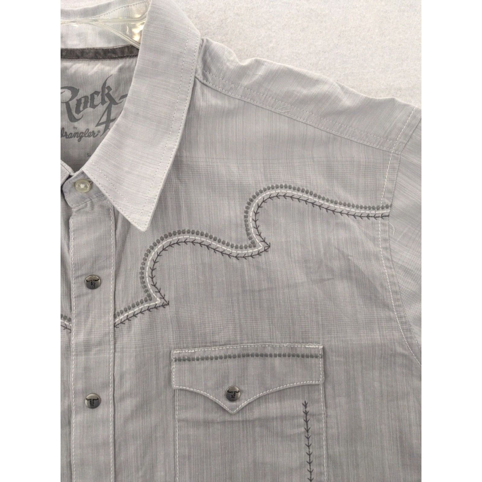 Wrangler Wrangler Rock 47 Button-Up Shirt Mens XL Gray Long Sleeve Snap Collared Western Embroidered Size US XL / EU 56 / 4 - 5 Thumbnail