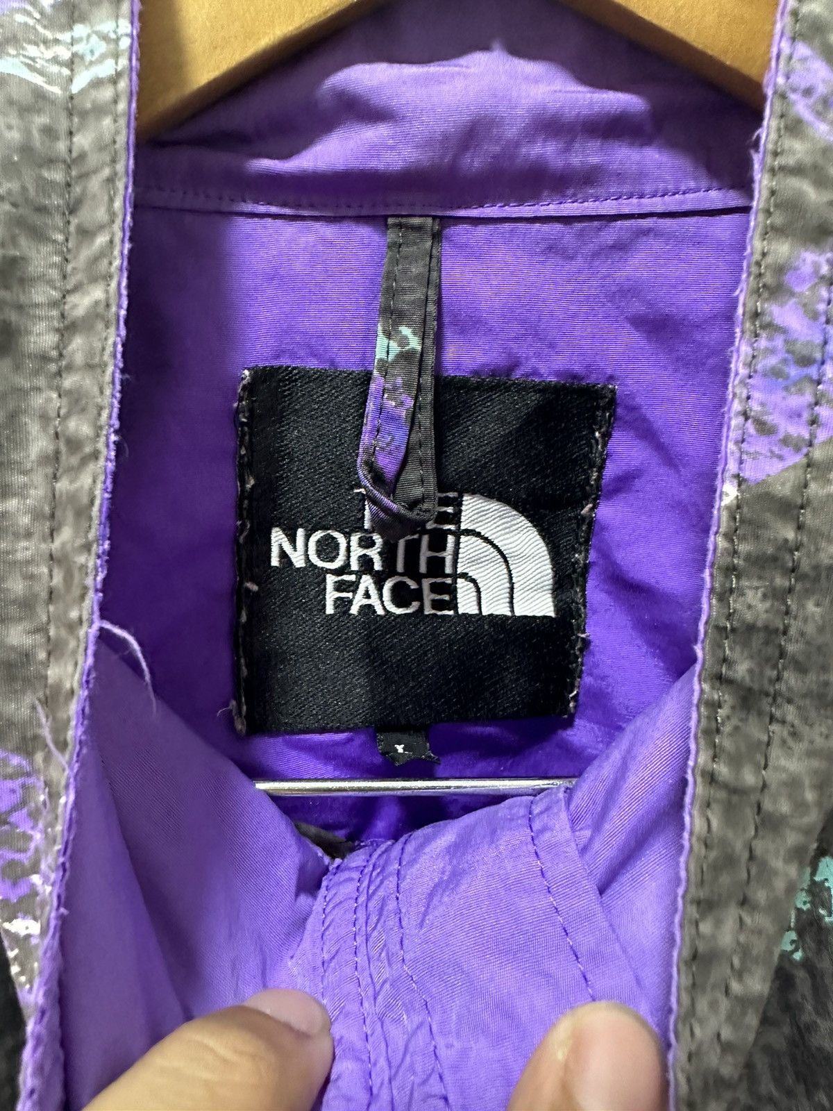 The North Face The North Face Windbreaker Jacket Design Size US L / EU 52-54 / 3 - 3 Thumbnail