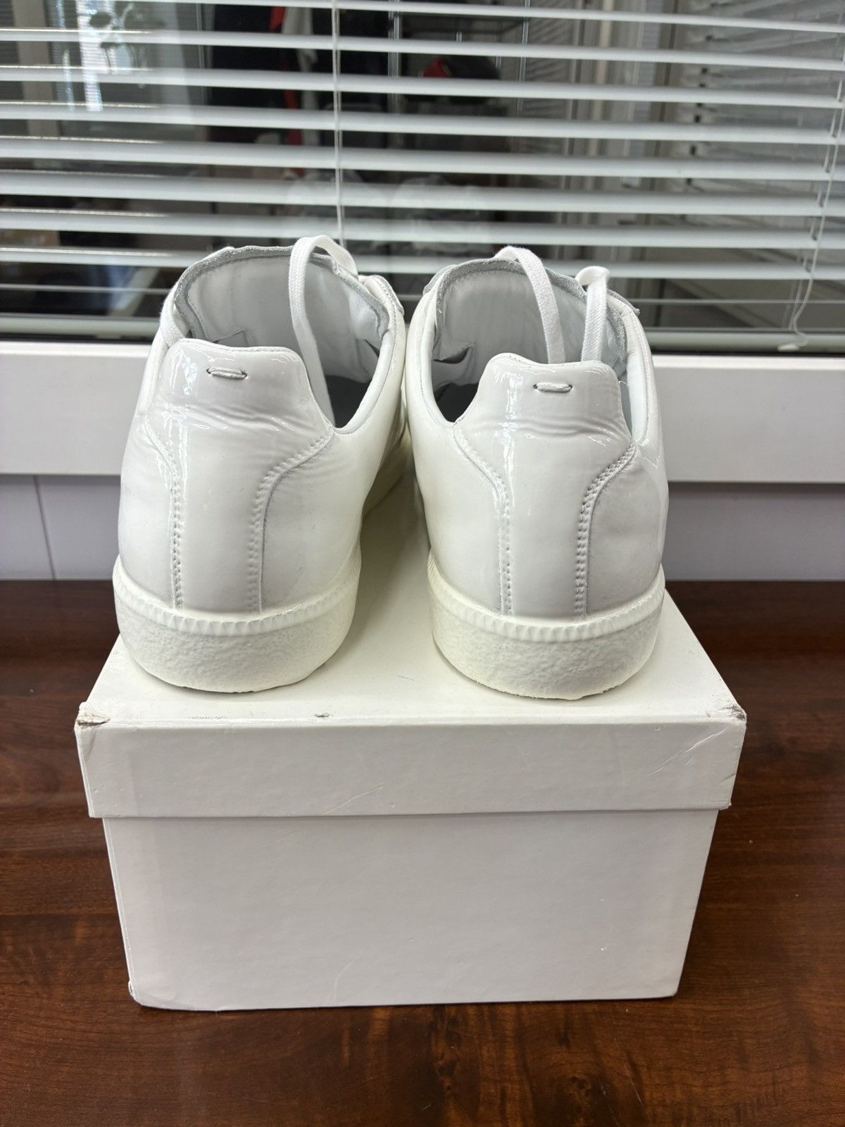Maison Margiela Maison Margiela White Leather Replica Gats Size US 11 / EU 44 - 4 Thumbnail