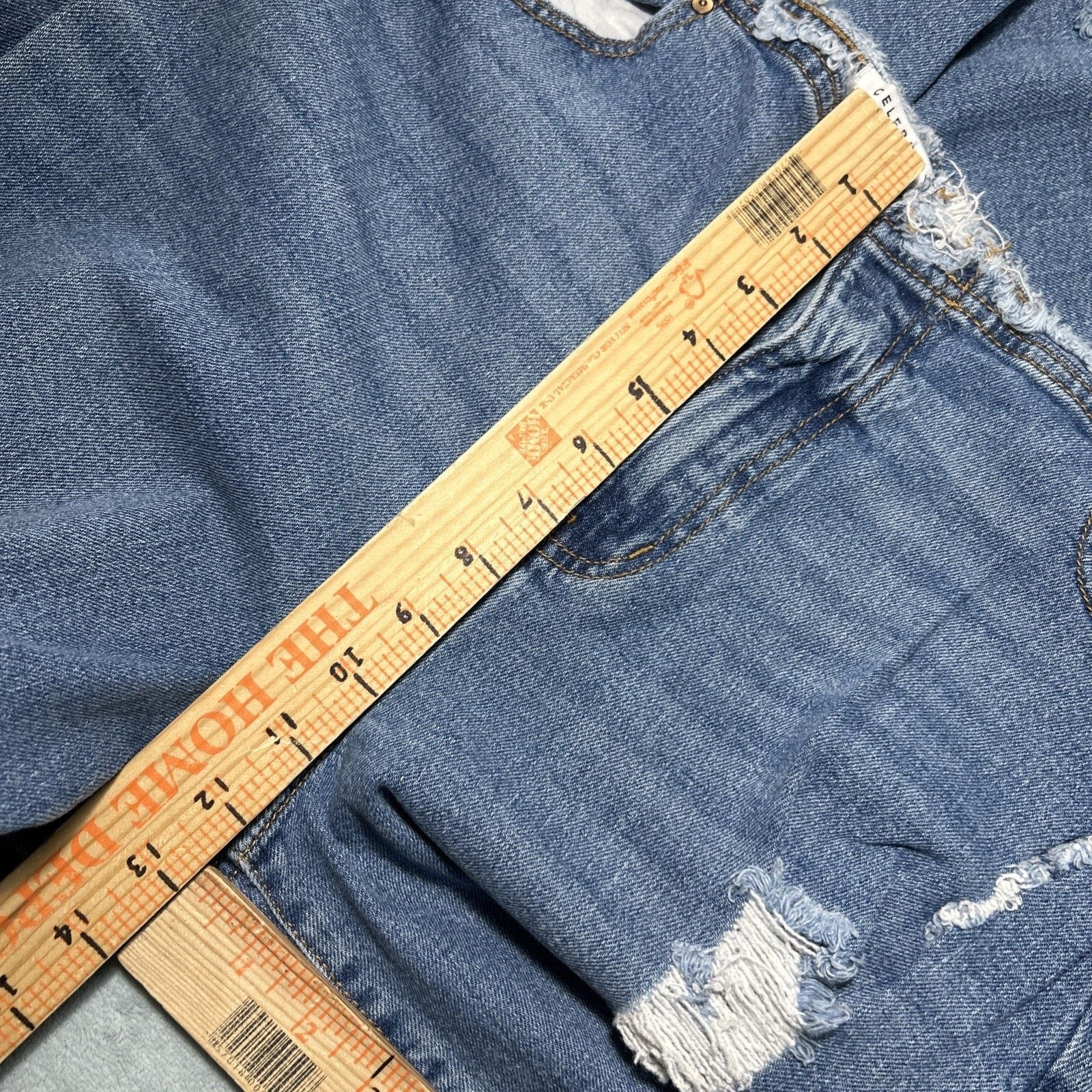 Levi's Beyond Baggy Distressed Ripped Jeans Womens 36x29 Raw Hem Size 36" / US 14 / IT 50 - 13 Thumbnail