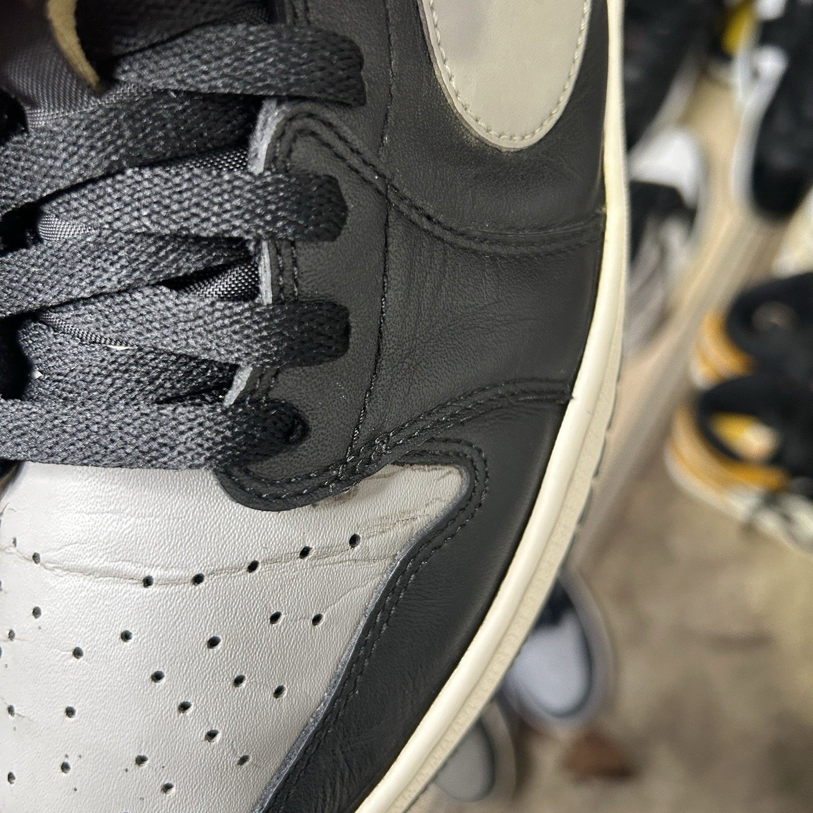 Jordan Brand Nike Air Jordan 1 Retro Low OG “Shadow” 2015 Size US 10.5 / EU 43-44 - 14 Thumbnail