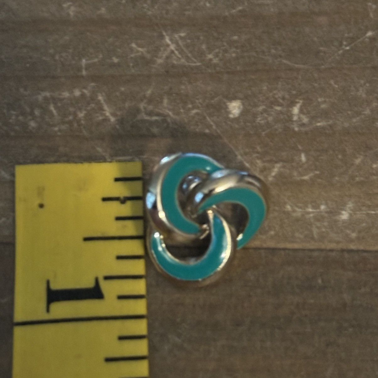 Other Gold and green eternal knot post earrings Size ONE SIZE - 3 Thumbnail