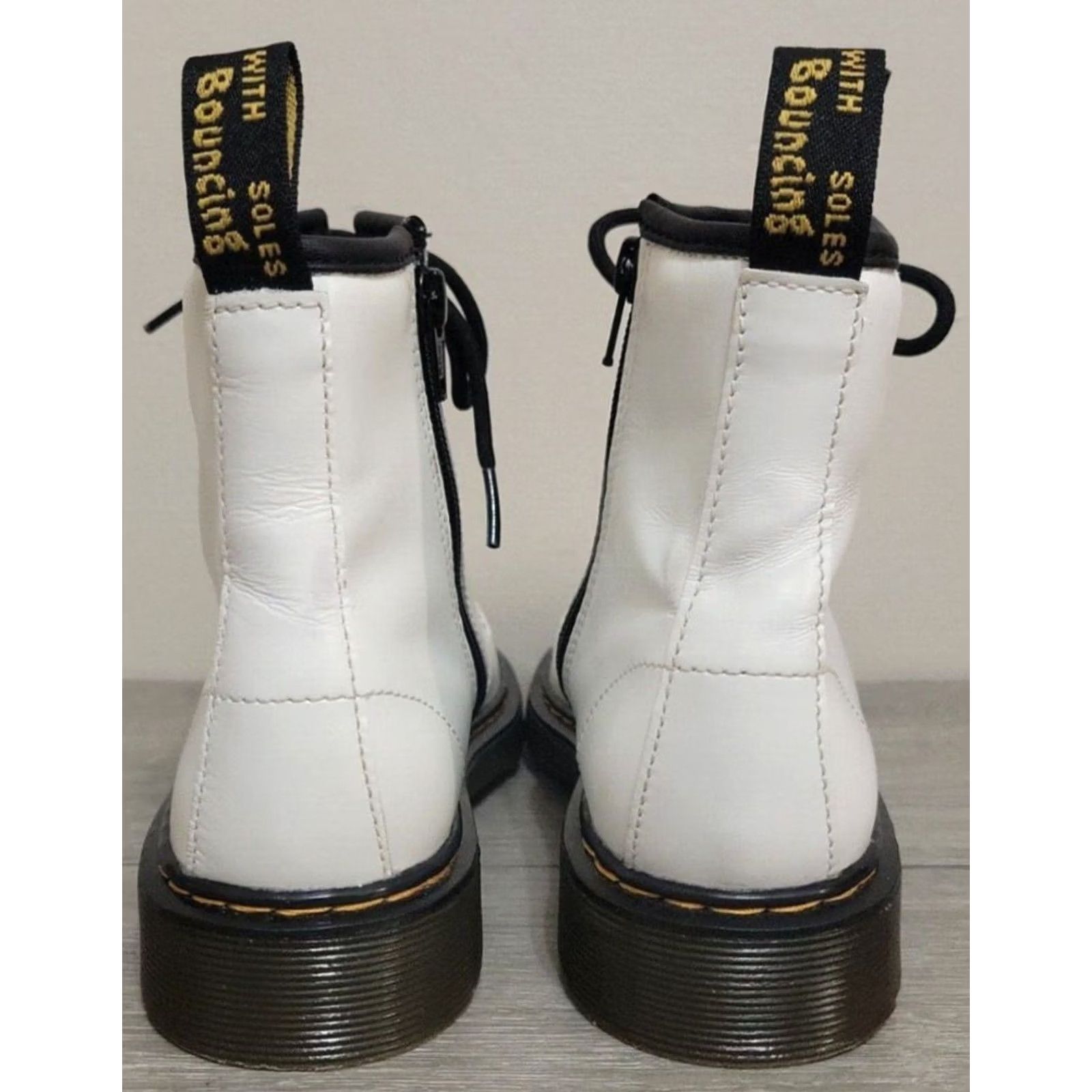 Dr. Martens Dr. Martens 1460 J Boots Women's Sz 5 White Leather Round Toe Lace Up/Zip Ankle Size US 5 / IT 35 - 6 Thumbnail