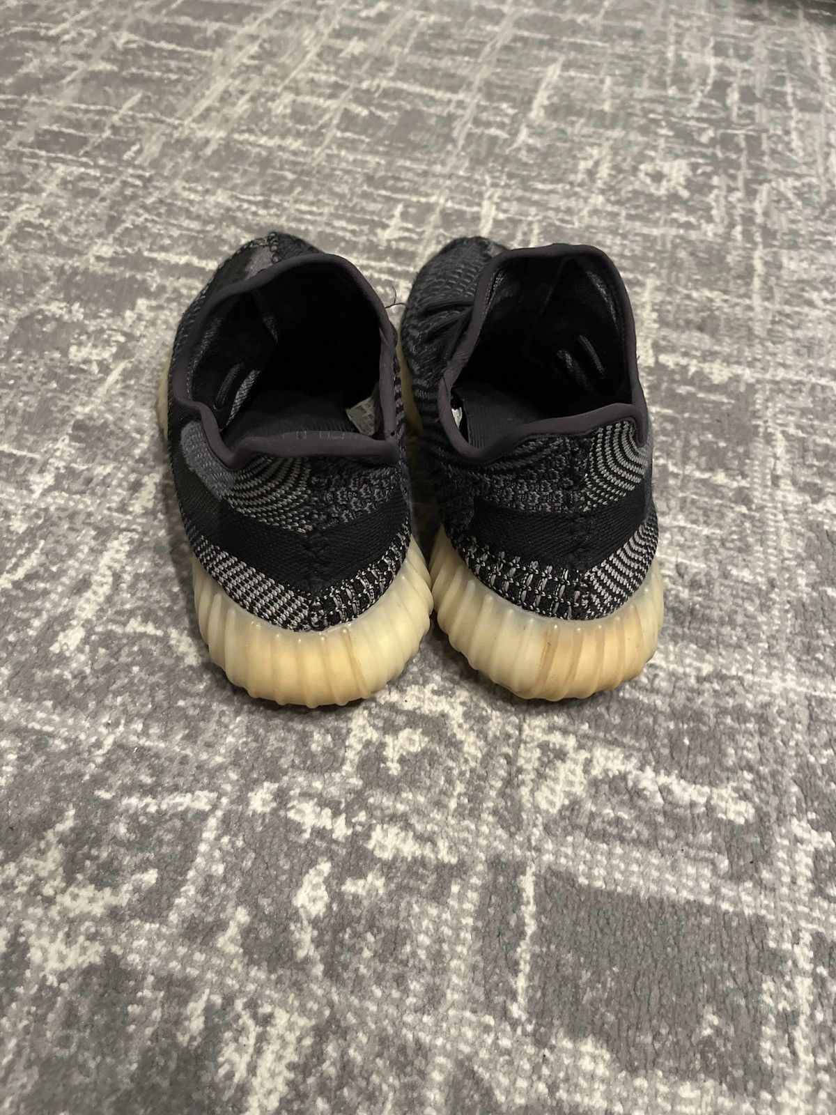 Adidas × Kanye West Yeezy Boost 350 V2 Carbon Size US 9.5 / EU 42-43 - 3 Thumbnail