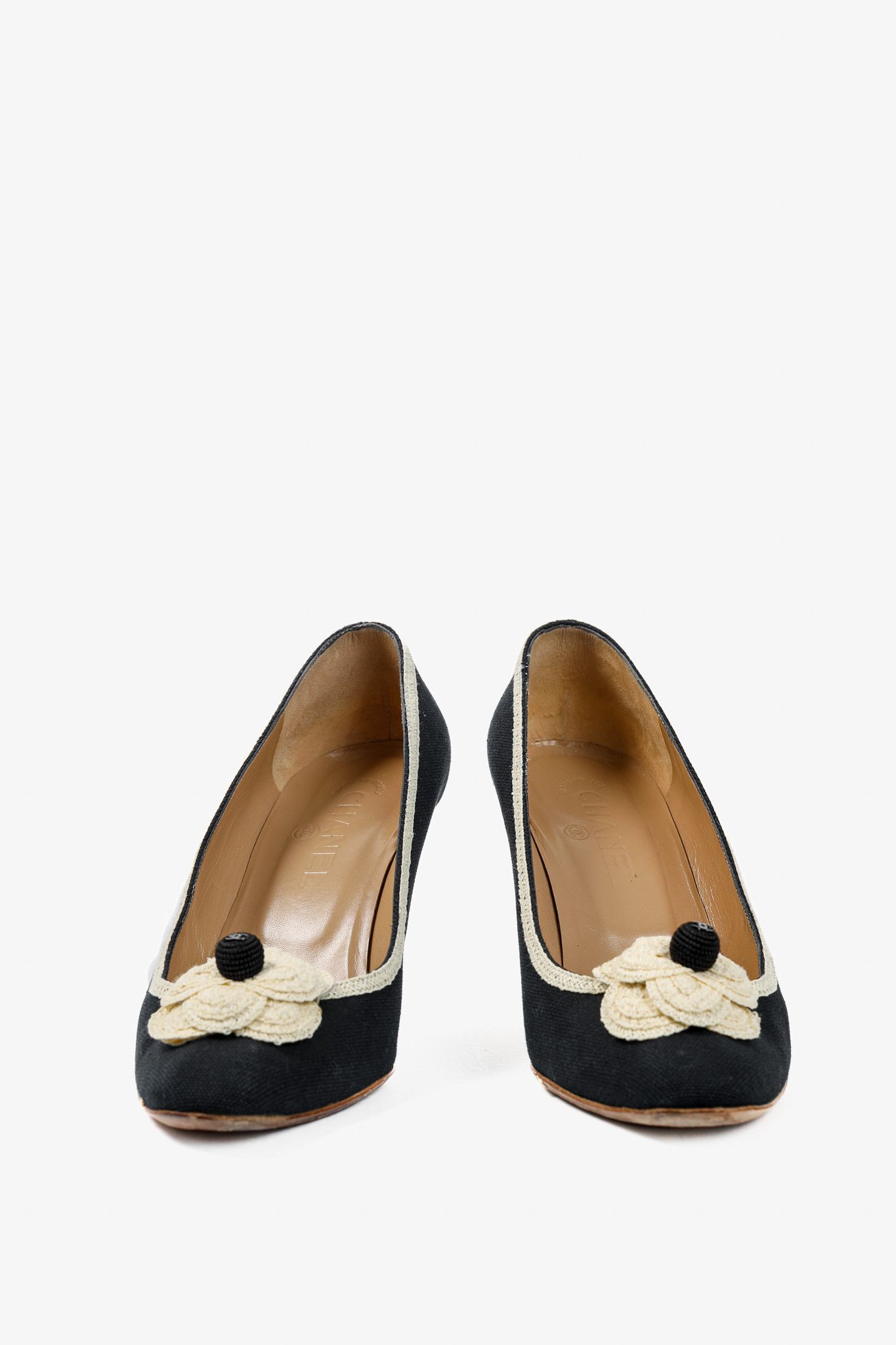 Chanel Chanel 06P Black Canvas Camellia-Rosette Pumps Size US 9 / IT 39 - 2 Thumbnail