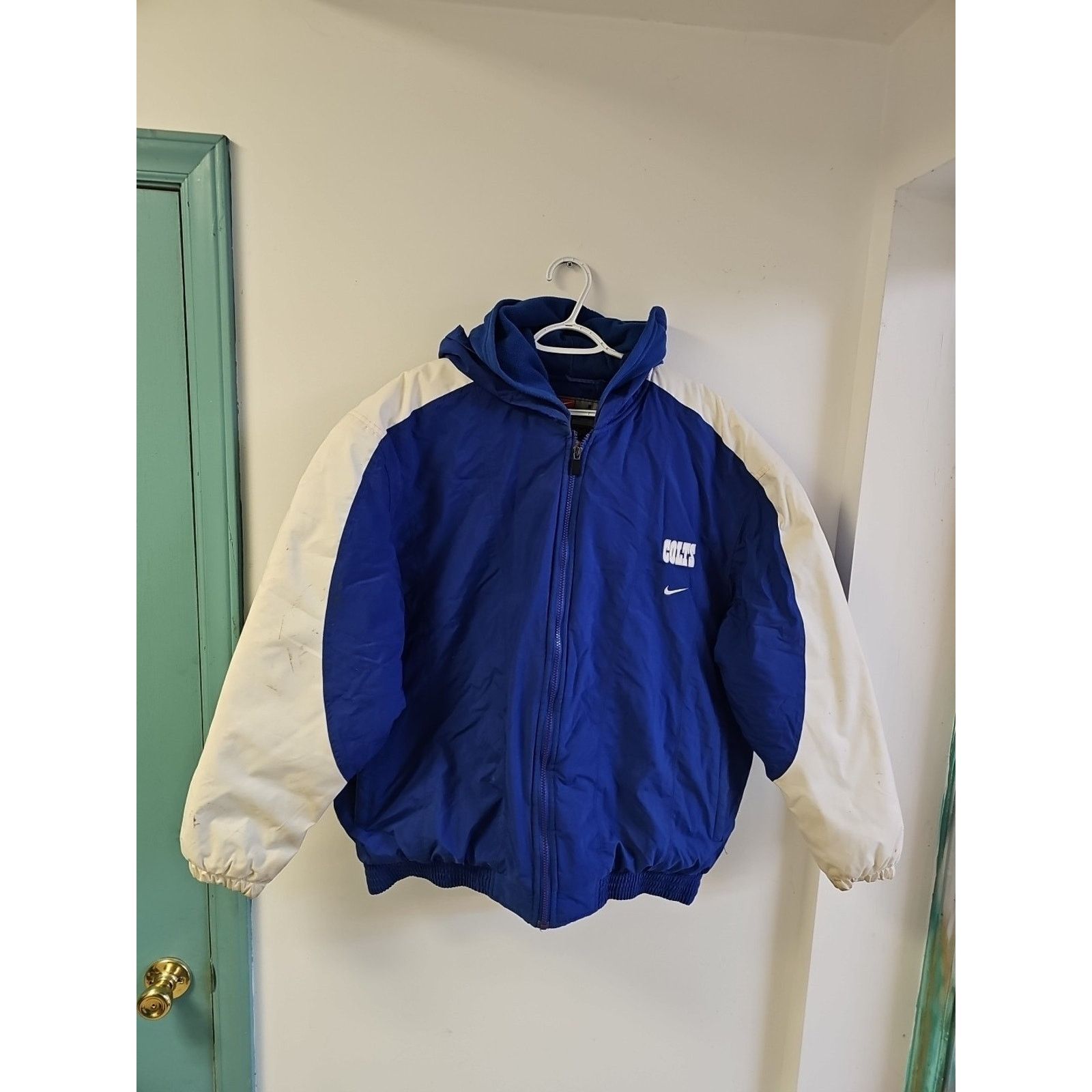 Nike VTG Indianapolis Colts Puffer Jacket Mens L Nike NFL 90s Y2K Size US L / EU 52-54 / 3 - 1 Thumbnail