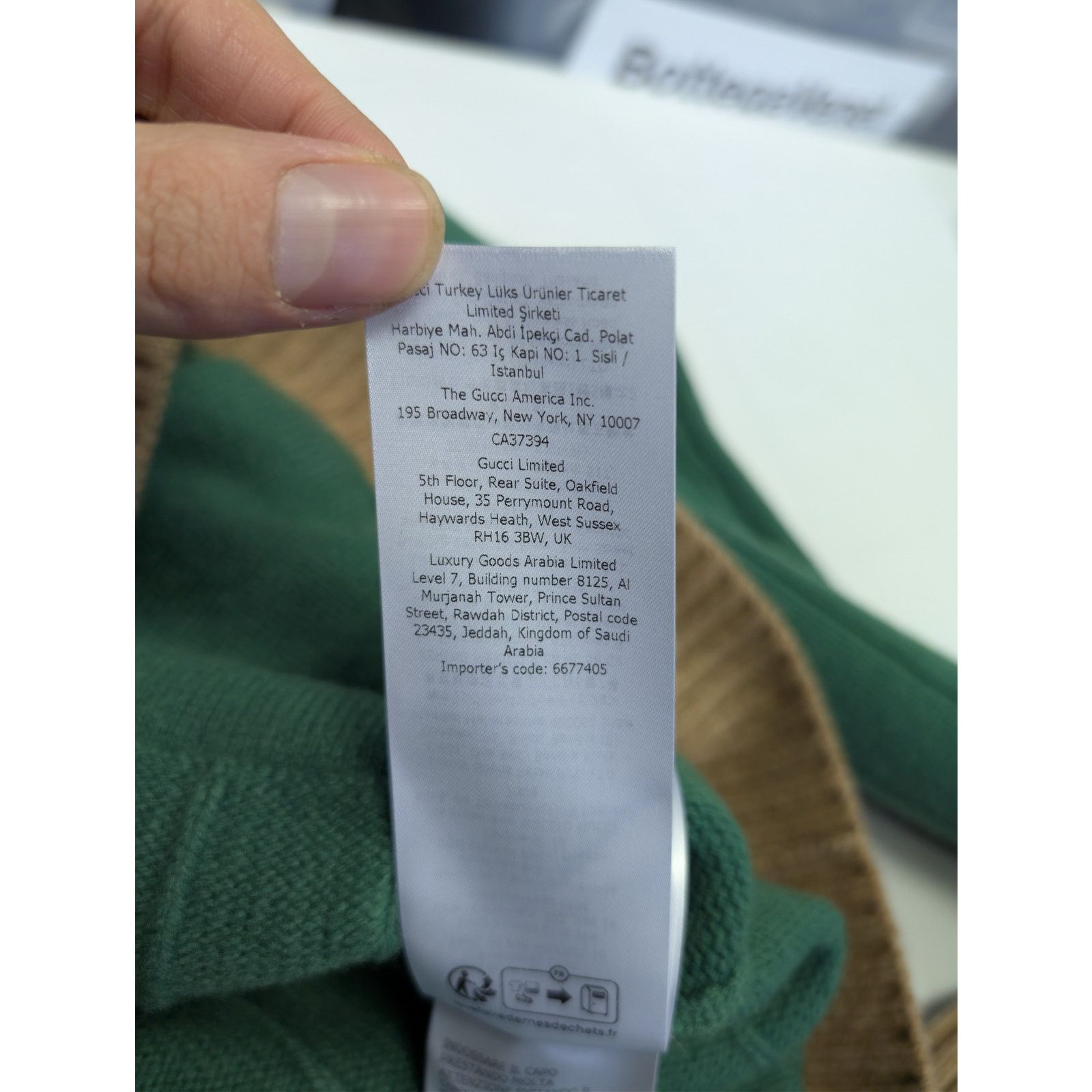 Gucci o1rshd1 Wool Long Sleeve Cardigan Sweater in Yard/Multicolor Size US L / EU 52-54 / 3 - 19 Thumbnail
