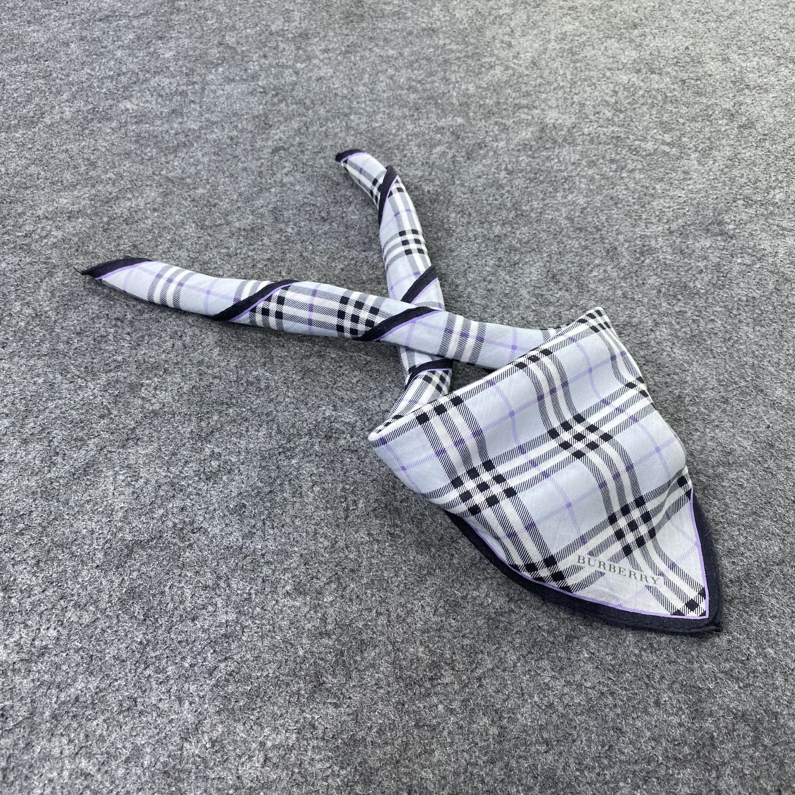 Burberry Burberry Handkerchief / Bandana / Neckerchief-B2257 Size ONE SIZE - 1 Thumbnail