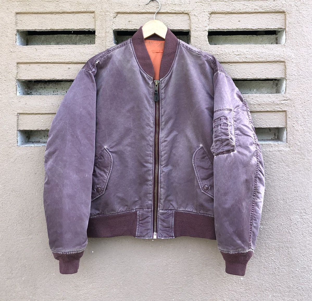 Vintage Vintage Sun Faded Ma-1 Bomber Jacket By Unique Size US M / EU 48-50 / 2 - 3 Thumbnail