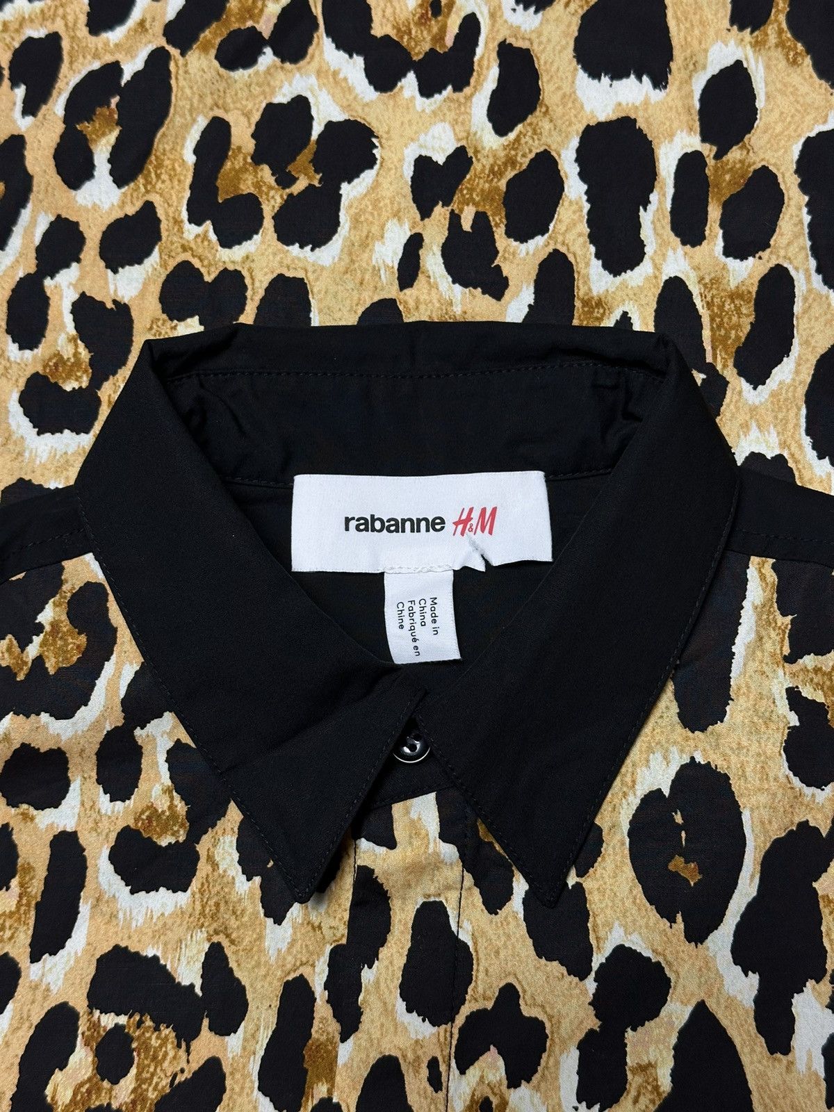 H&M × Paco Rabanne H&M x Paco Rabanne Leopard Print Shirt Size XS / US 0-2 / IT 36-38 - 4 Thumbnail