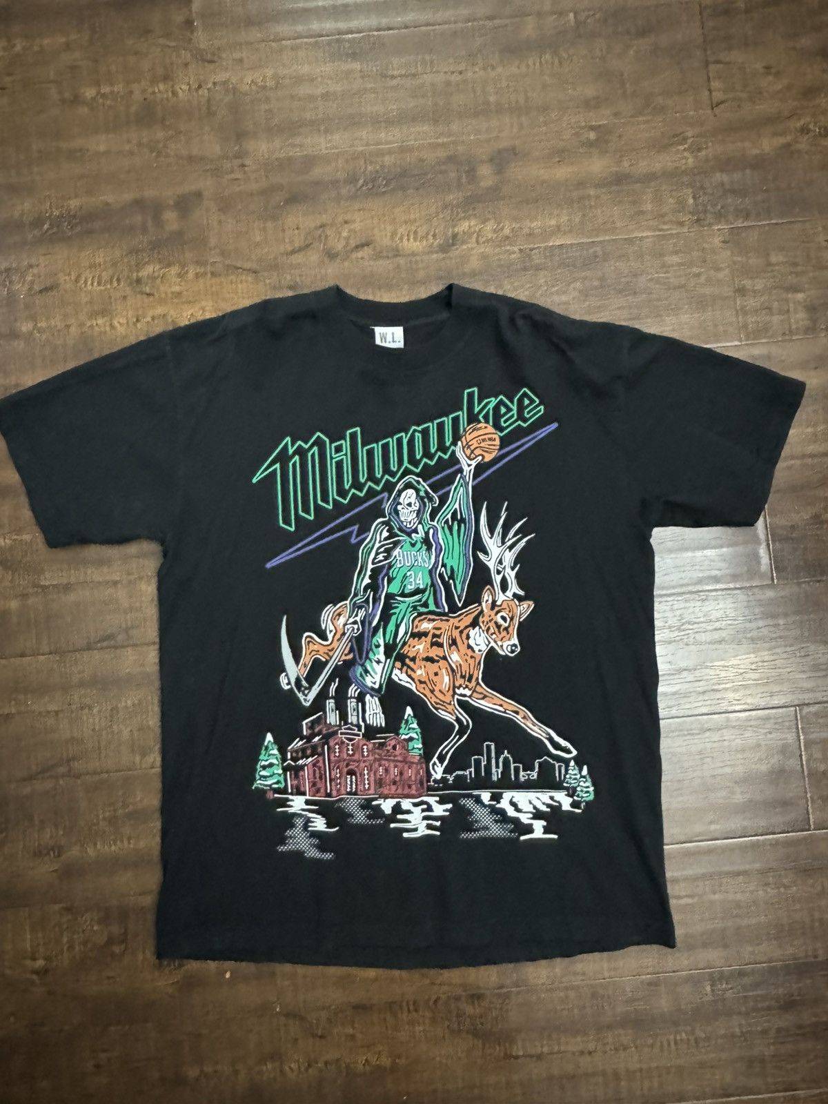 Warren Lotas NBA Warren lotas Milwaukee bucks Size US L / EU 52-54 / 3 - 1 Preview