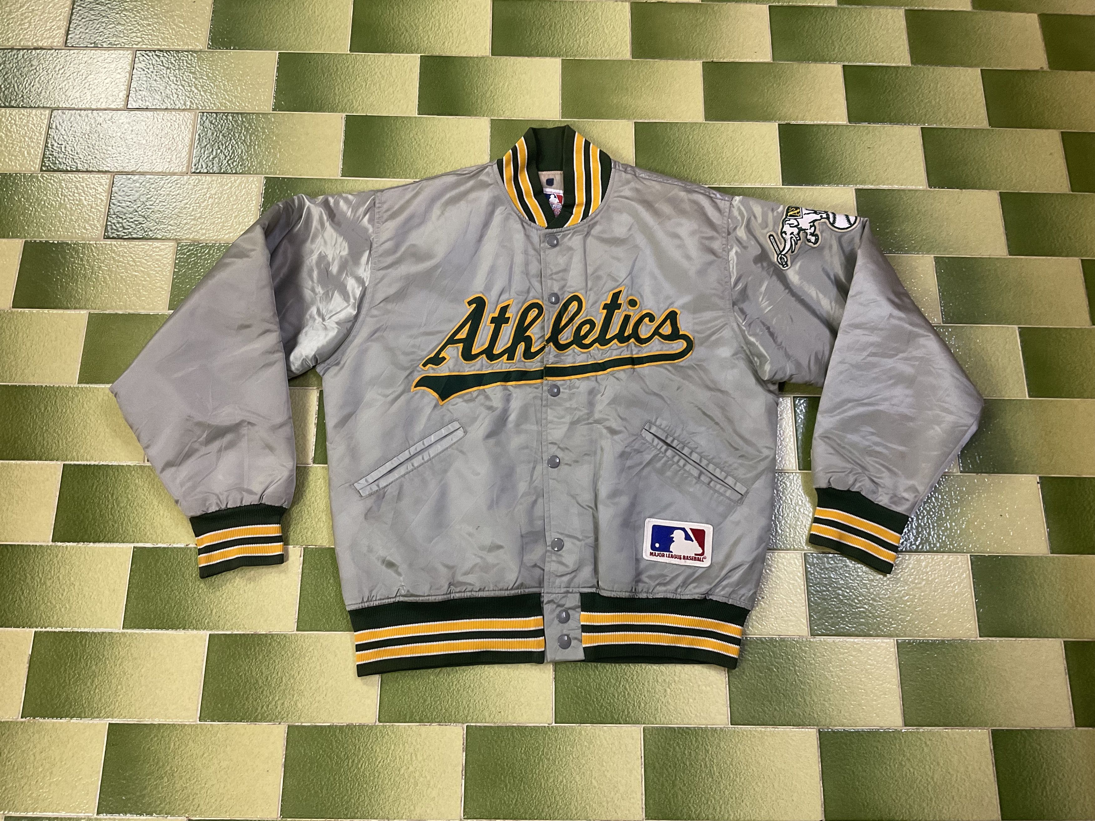 MLB Vintage 90s MLB Oakland Athletics Silver Satin Bomber Jacket Size US M / EU 48-50 / 2 - 1 Thumbnail