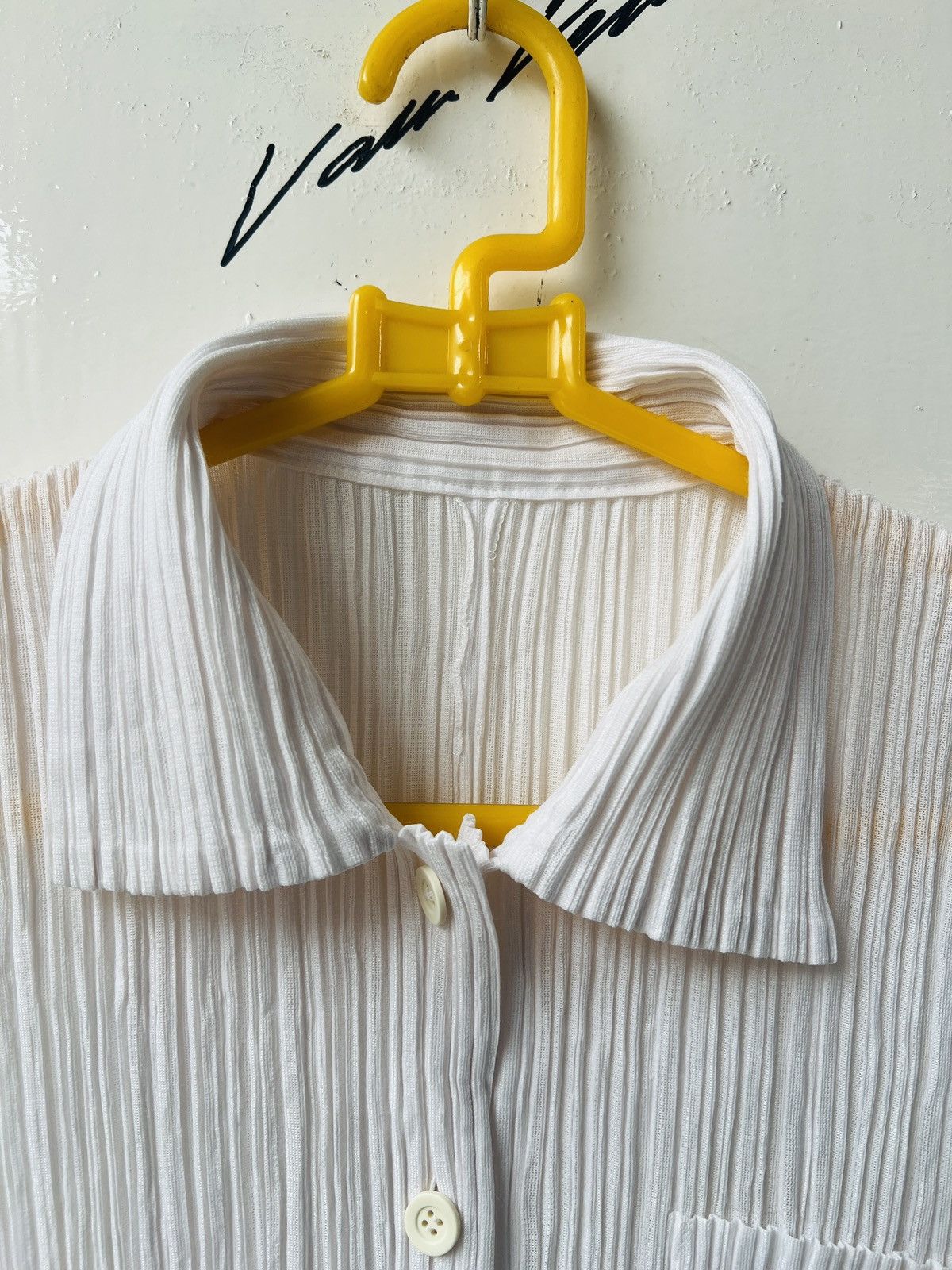 Pleats Please Issey Miyake ISSEY MIYAKE PLEATS PLEASE White Shirt Size US S / EU 44-46 / 1 - 4 Thumbnail
