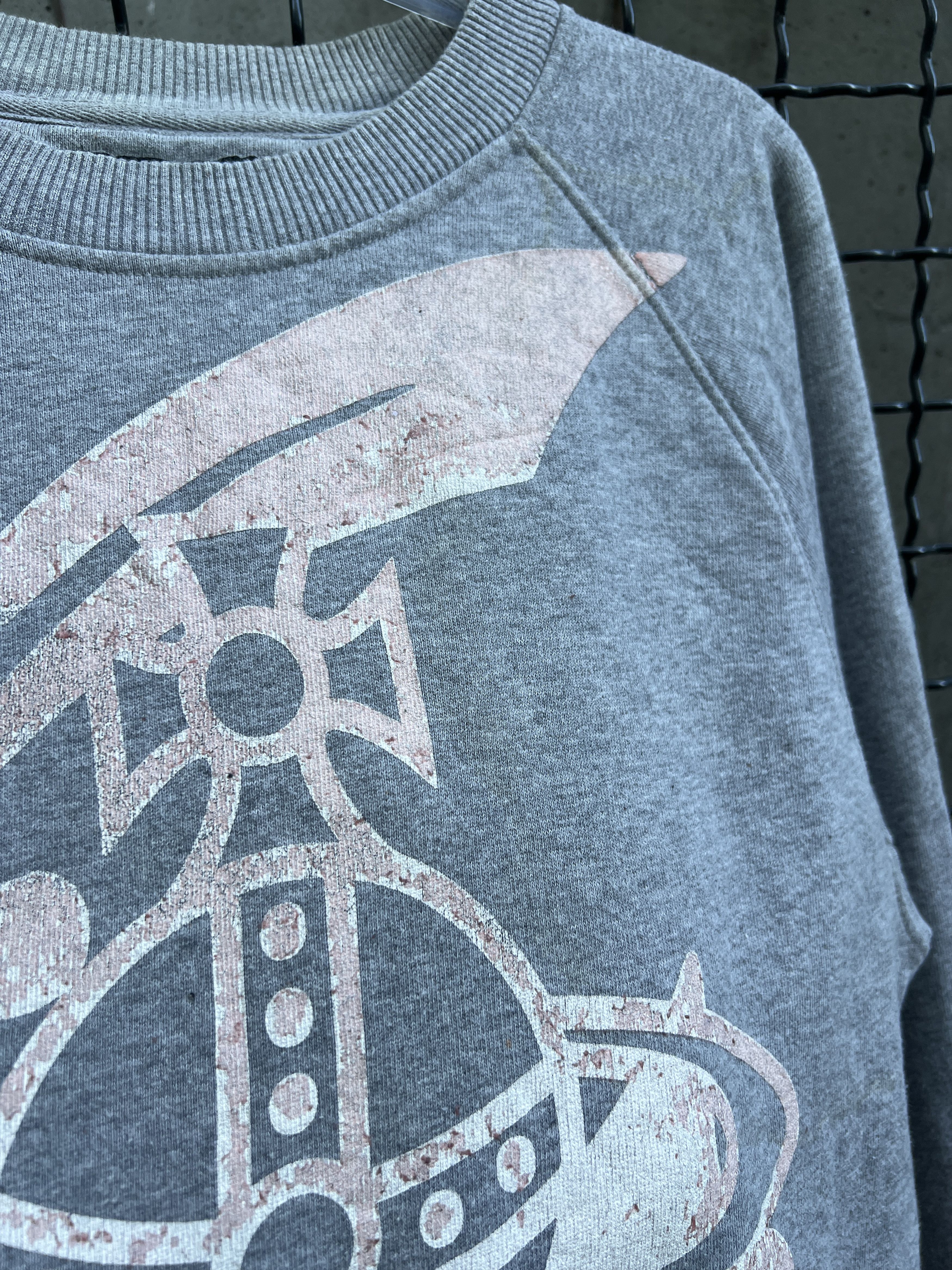 Vintage Vivienne Westwood Anglomania Chaos Gray Sweatshirt Size US S / EU 44-46 / 1 - 10 Thumbnail