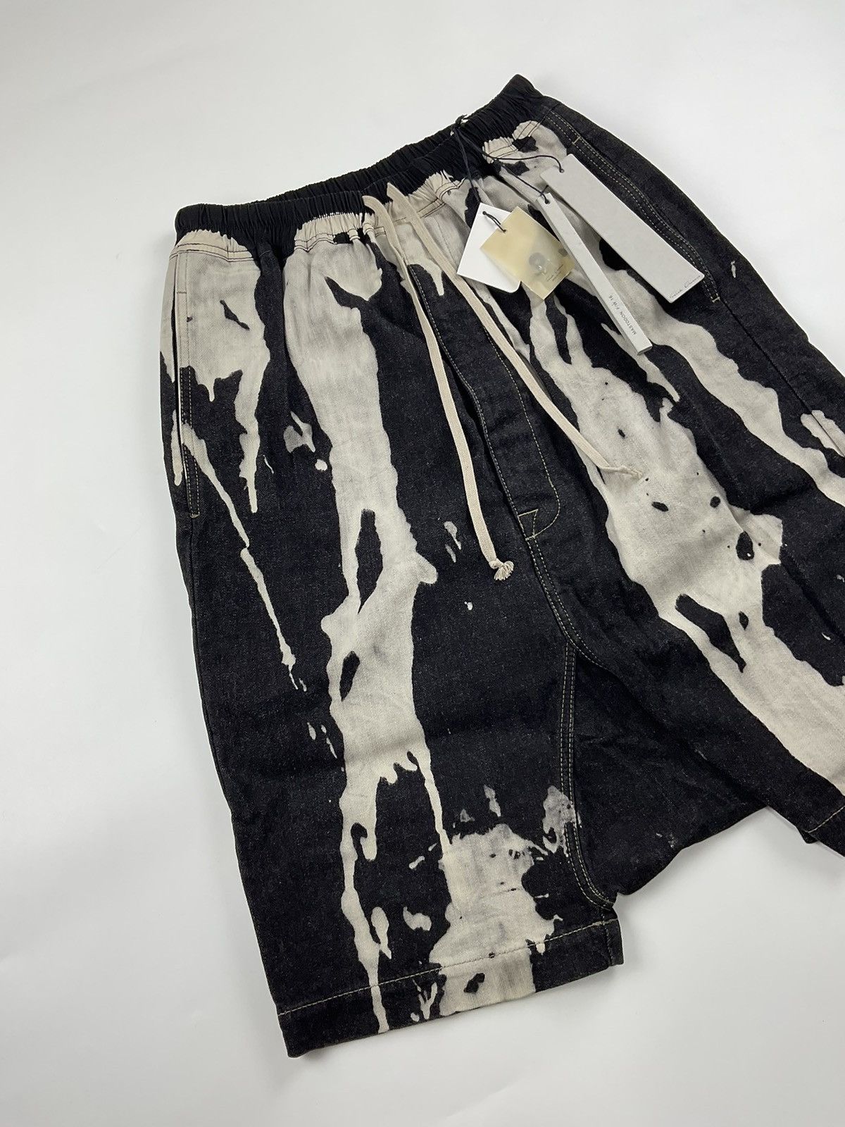 Rick Owens Rick Owens F/W'16 Mastodon Bleach Vomit Pod Denim Shorts Size US 32 / EU 48 - 3 Thumbnail