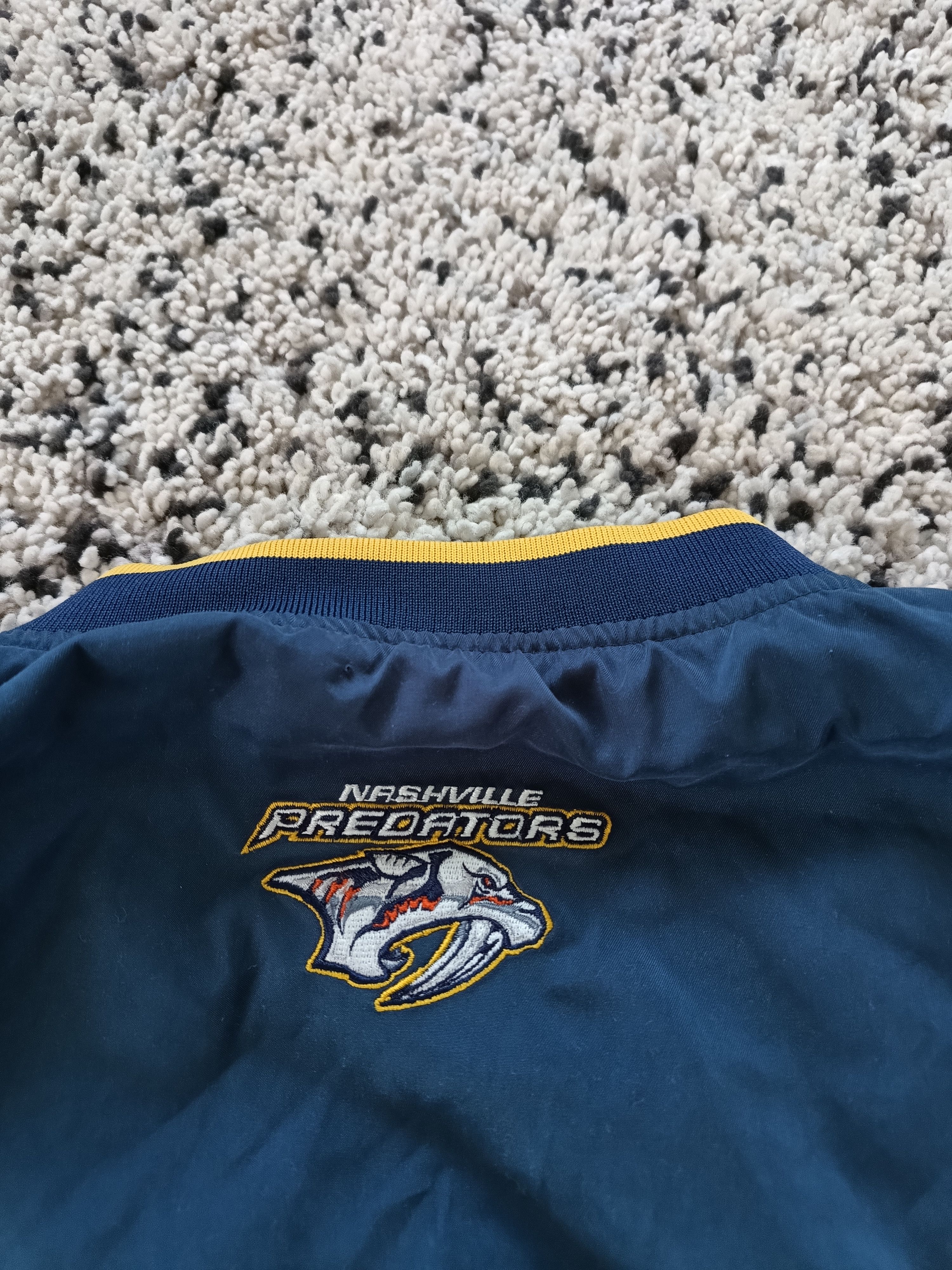 Pro Player × Vintage Vintage Nashville Predators Hockey Nylon Sweatshirt size L Size US L / EU 52-54 / 3 - 5 Thumbnail
