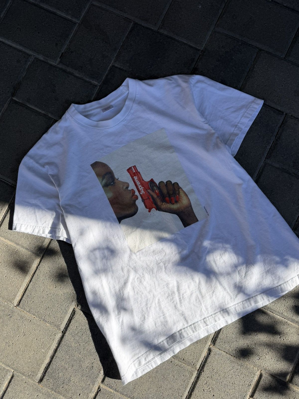 Supreme Supreme water pistol tee white Size US L / EU 52-54 / 3 - 2 Thumbnail